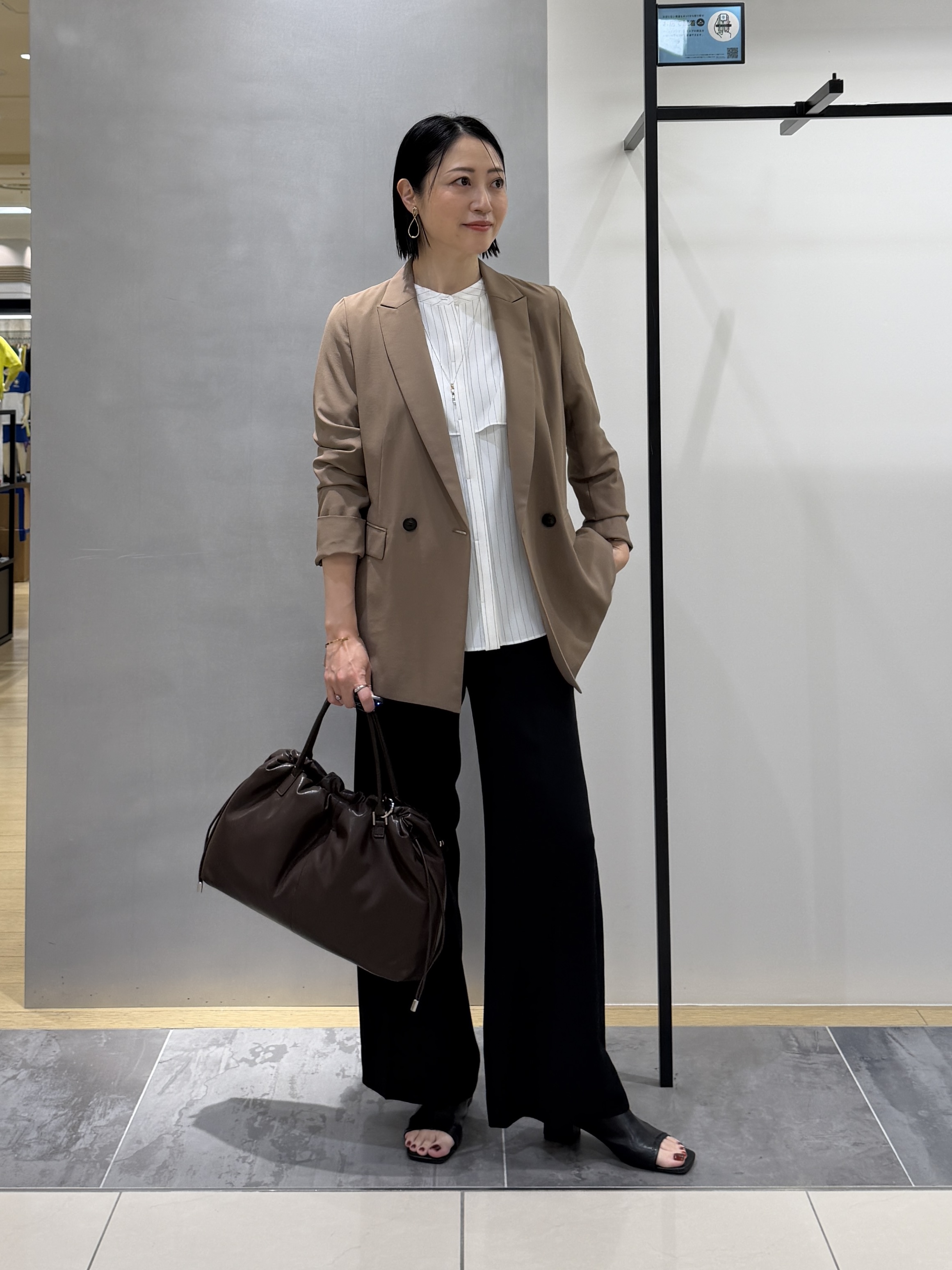 shihoさんの「INDIVI｜【新作登場！着る日傘】 ダブルジャケット」を使ったコーディネート