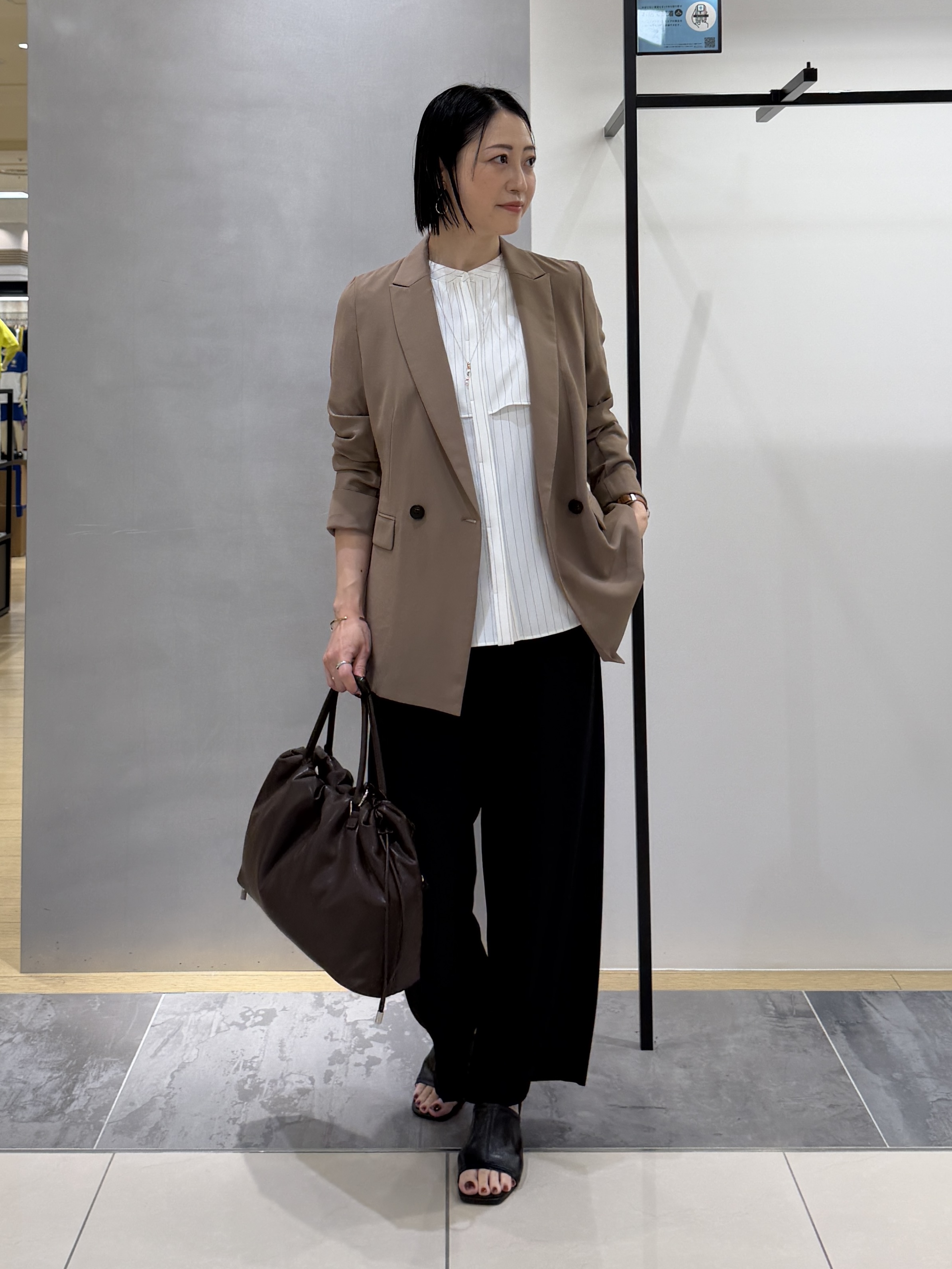 shihoさんの「INDIVI｜【新作登場！着る日傘】 ダブルジャケット」を使ったコーディネート
