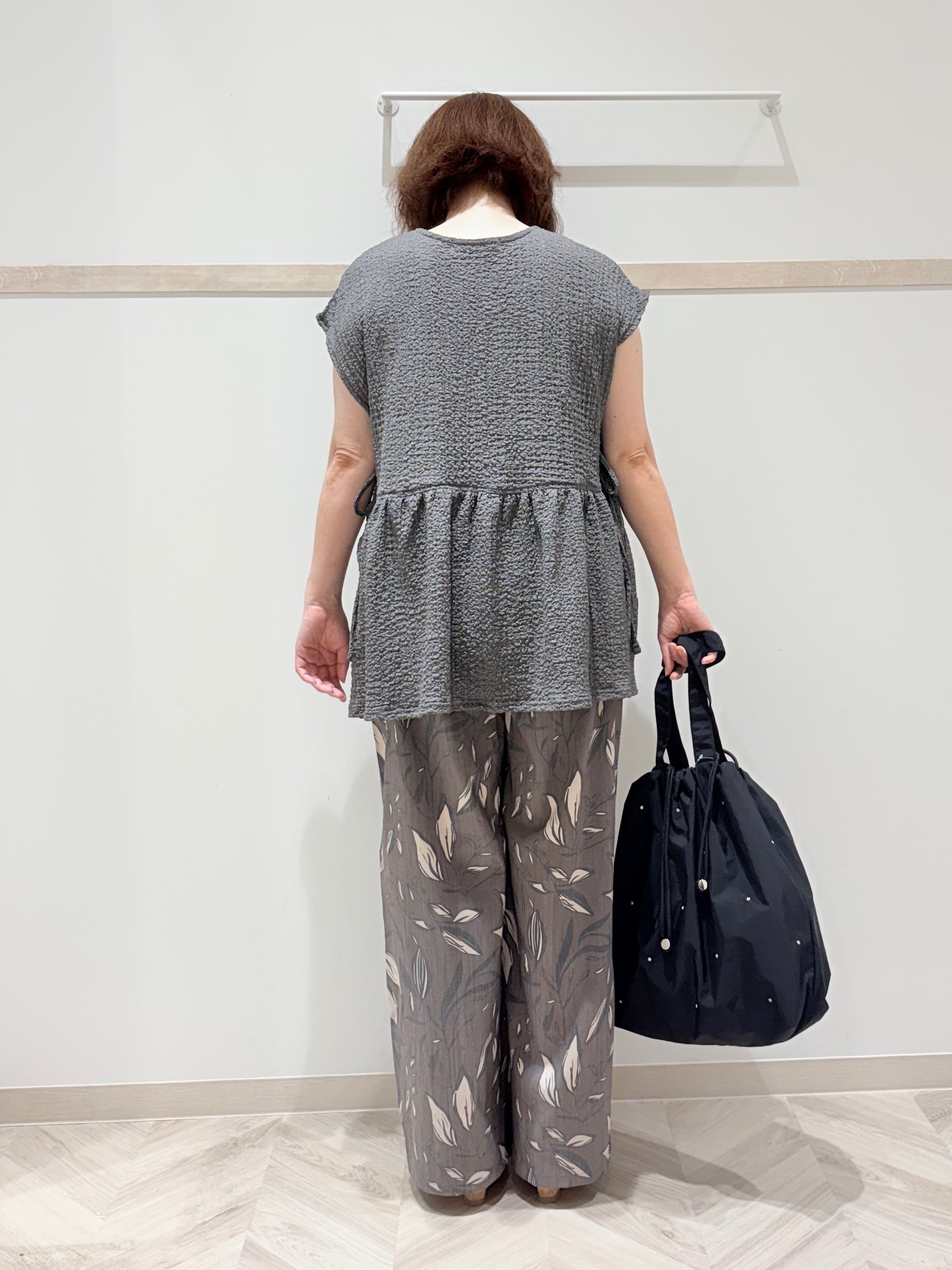 c_h_i_k_aさんの「SHOO･LA･RUE｜【S-LL/洗濯機可】サイドリボン付き ポコポコペプラムトップス」を使ったコーディネート