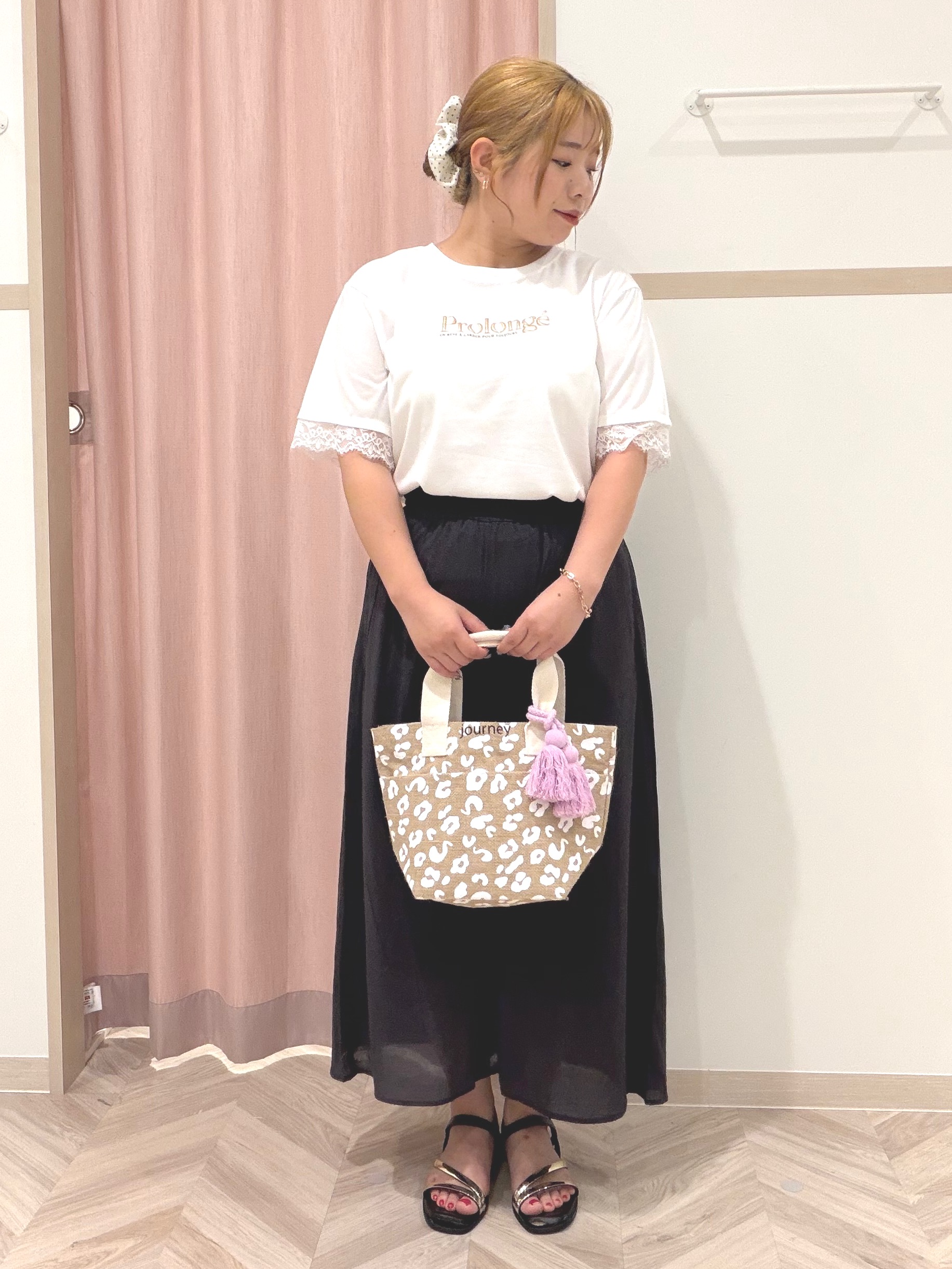 まちゃんなちゃんさんの「SHOO･LA･RUE｜【ひんやり/UV/S-LL】柄アソート お袖レースTシャツ」を使ったコーディネート