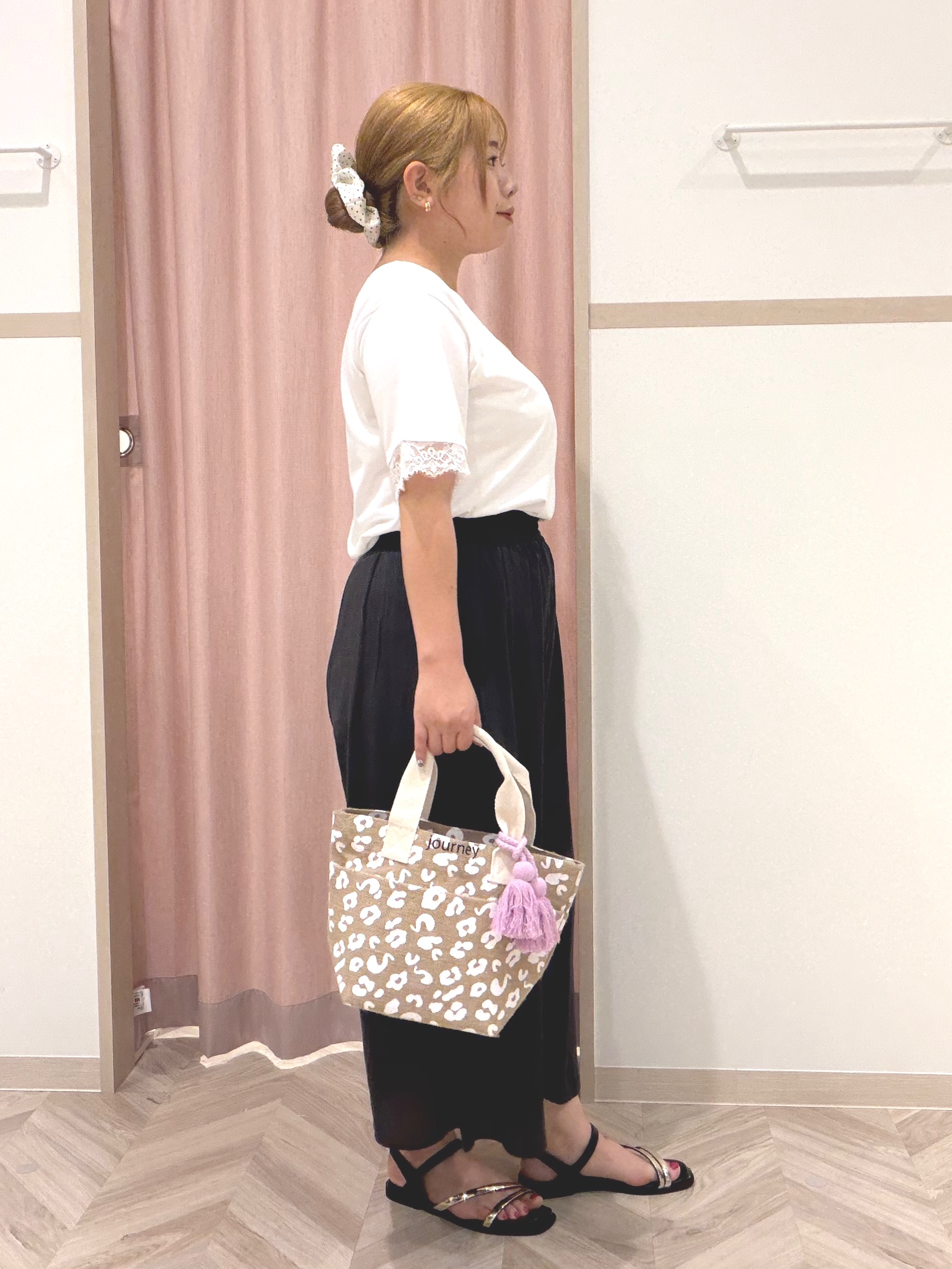 まちゃんなちゃんさんの「SHOO･LA･RUE｜【ひんやり/UV/S-LL】柄アソート お袖レースTシャツ」を使ったコーディネート