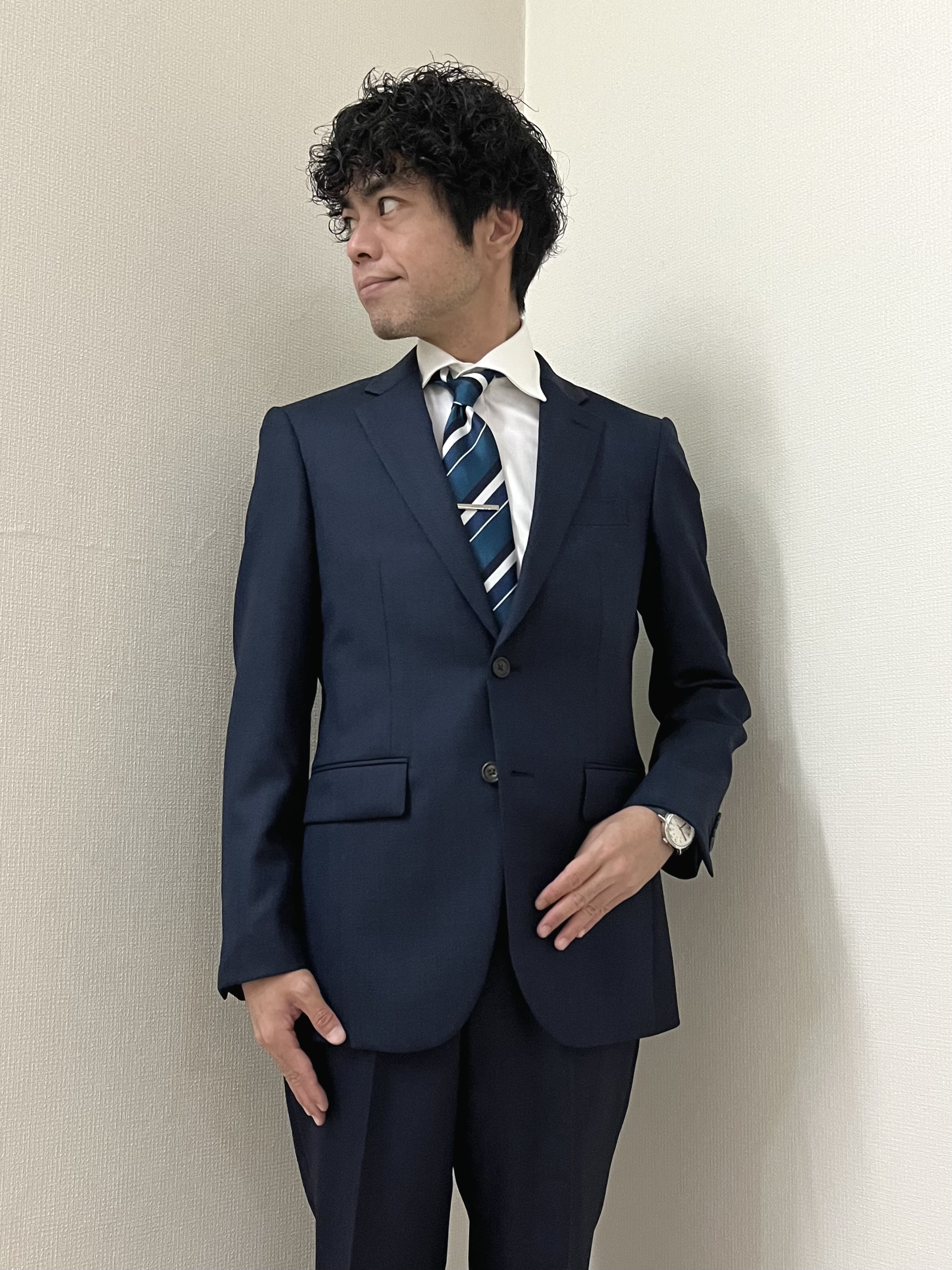 URAさんの「TAKEO KIKUCHI｜シャイニーシャークピンヘッド スーツ/3ピース対応可」を使ったコーディネート