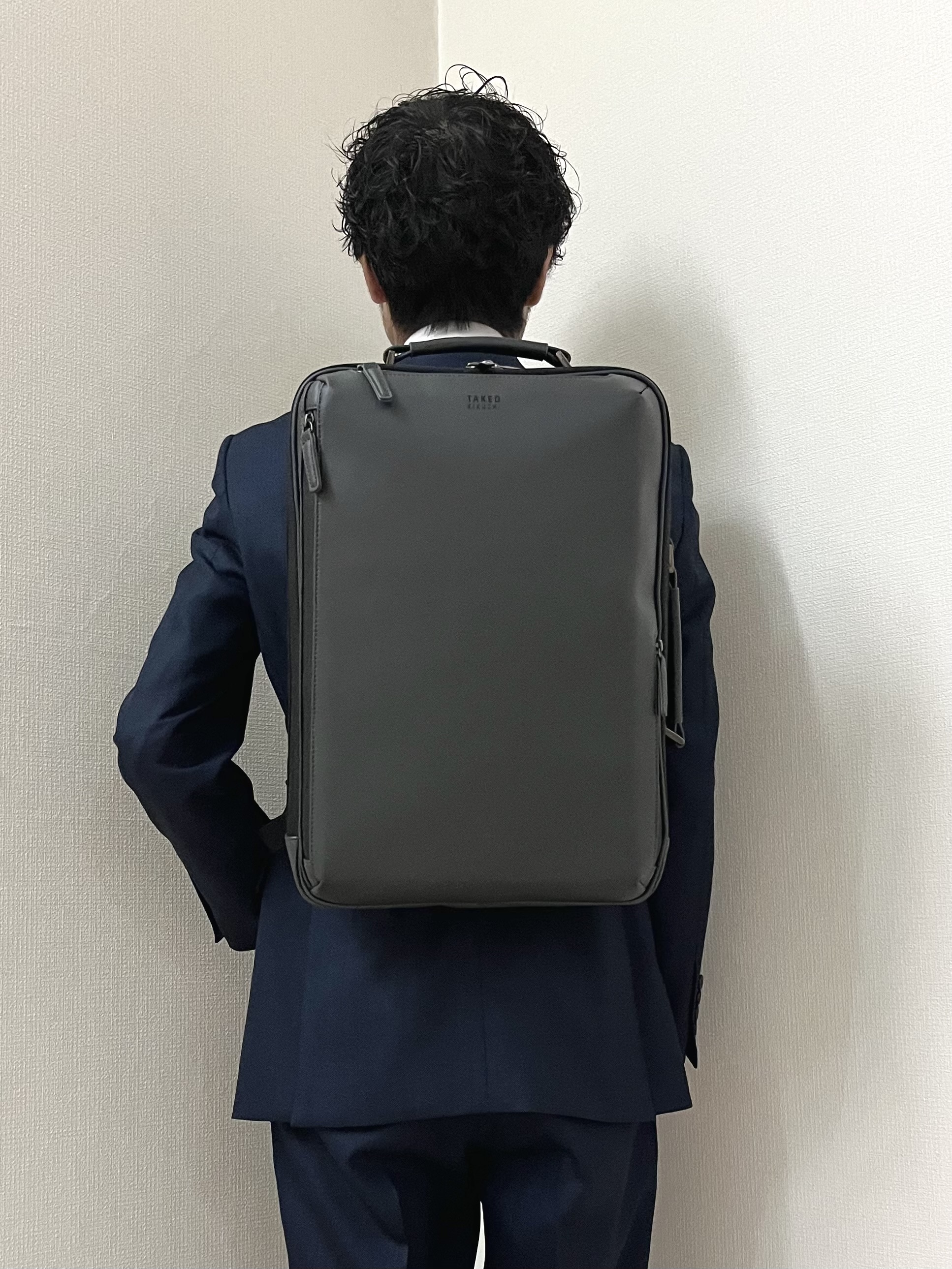 URAさんの「TAKEO KIKUCHI｜シャイニーシャークピンヘッド スーツ/3ピース対応可」を使ったコーディネート