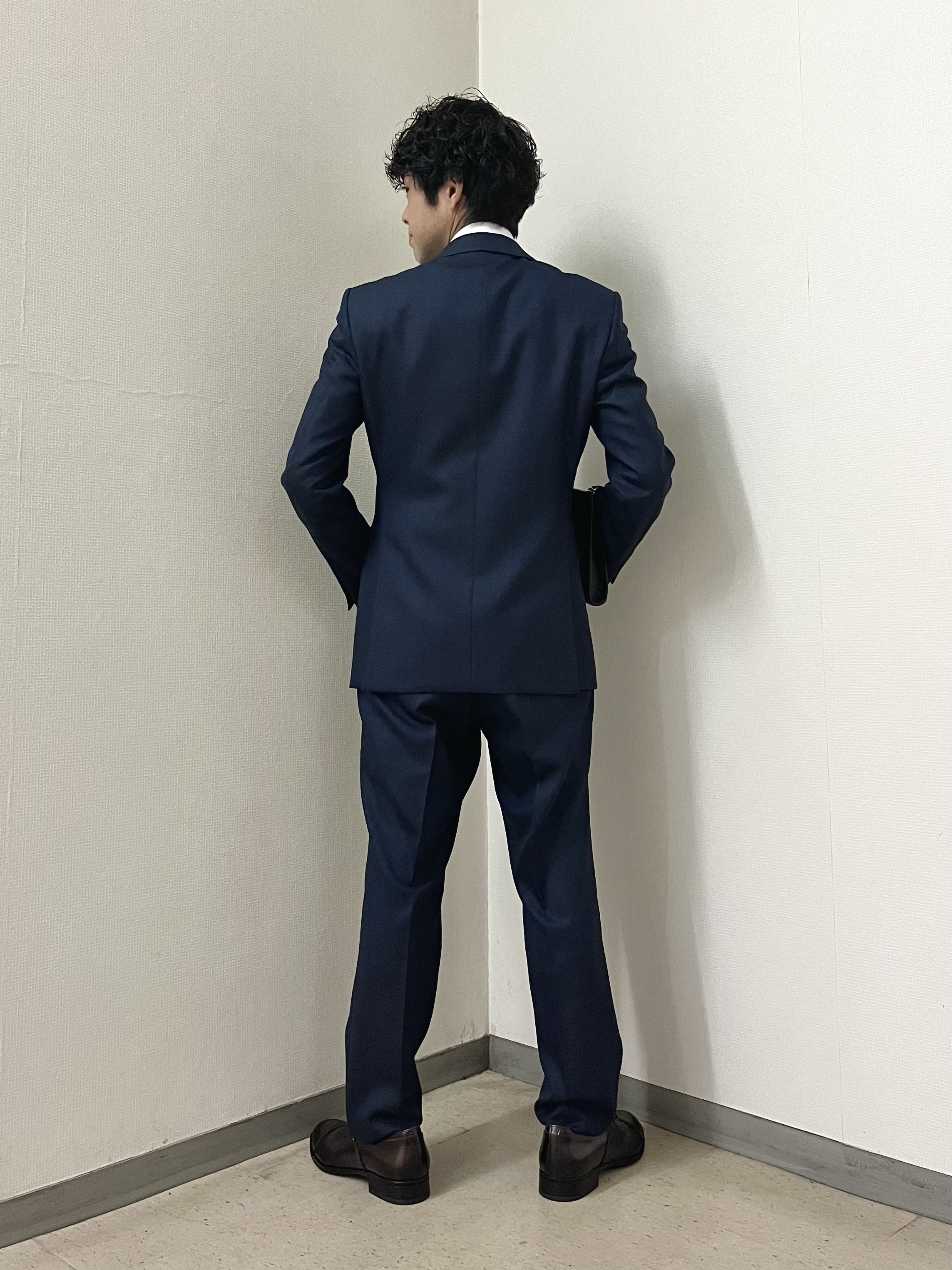 URAさんの「TAKEO KIKUCHI｜シャイニーシャークピンヘッド スーツ/3ピース対応可」を使ったコーディネート
