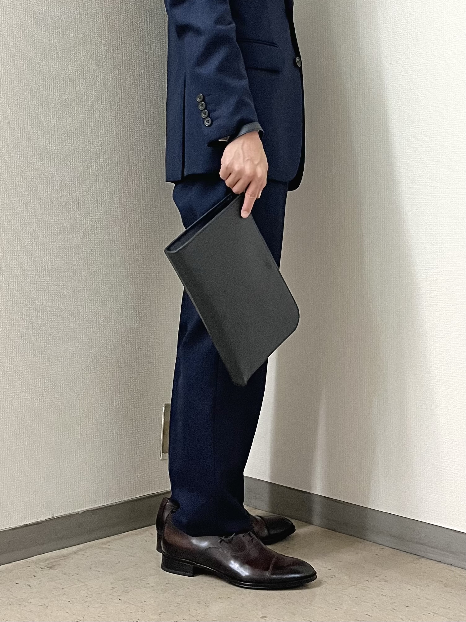 URAさんの「TAKEO KIKUCHI｜シャイニーシャークピンヘッド スーツ/3ピース対応可」を使ったコーディネート