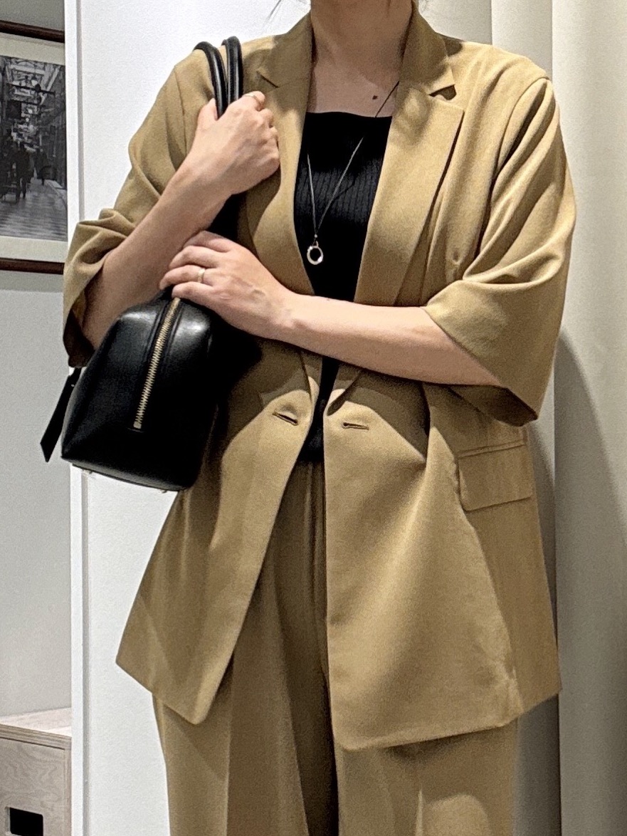 tomoさんの「UNTITLED｜【セットアップ可/UVカット/通気性】エアリークール半袖ジャケット」を使ったコーディネート
