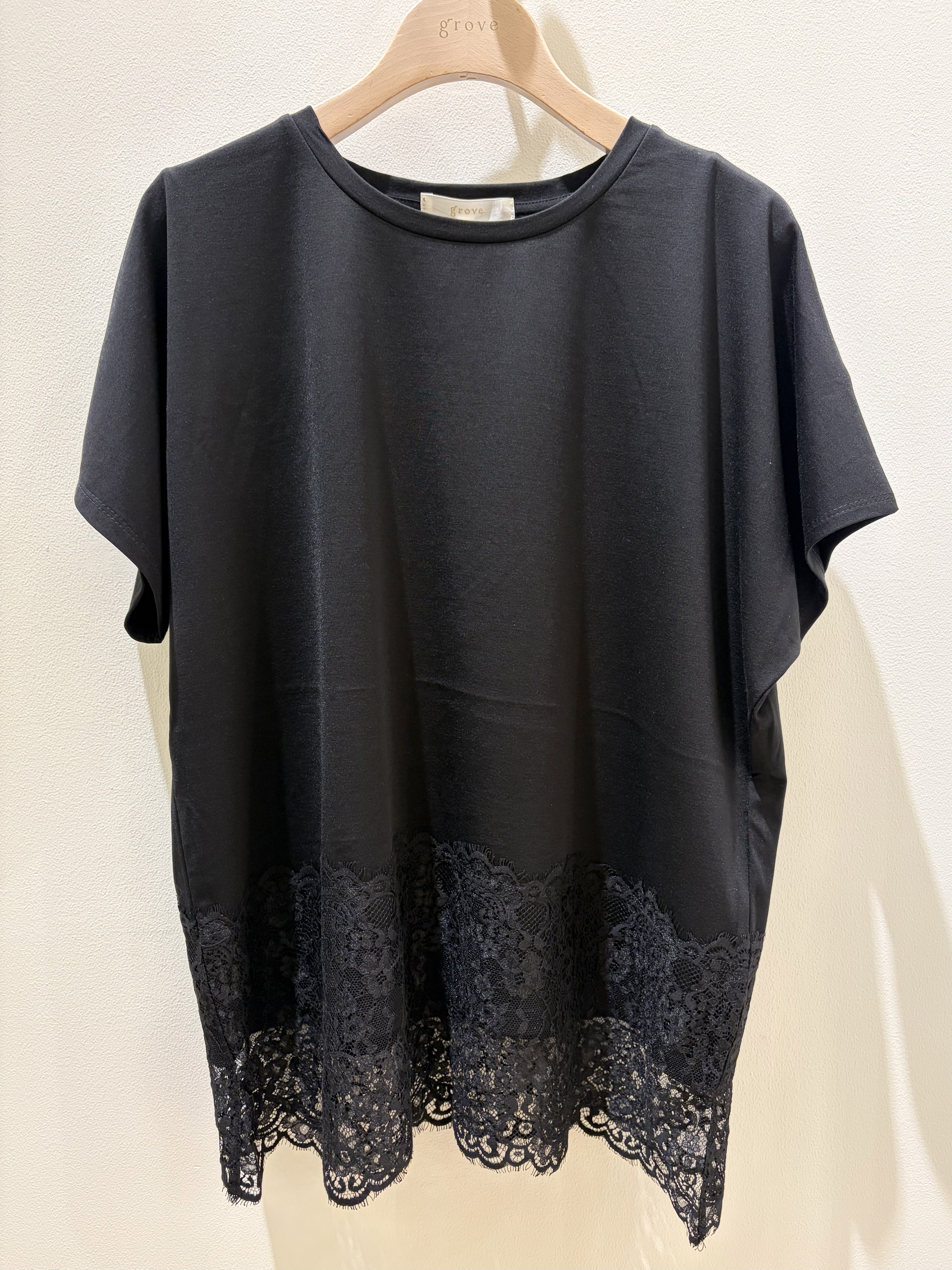 たまさんの「grove｜【持続冷感/SET UP可】ひんやりポンチシリーズ／裾レースドルマンカットソー」を使ったコーディネート