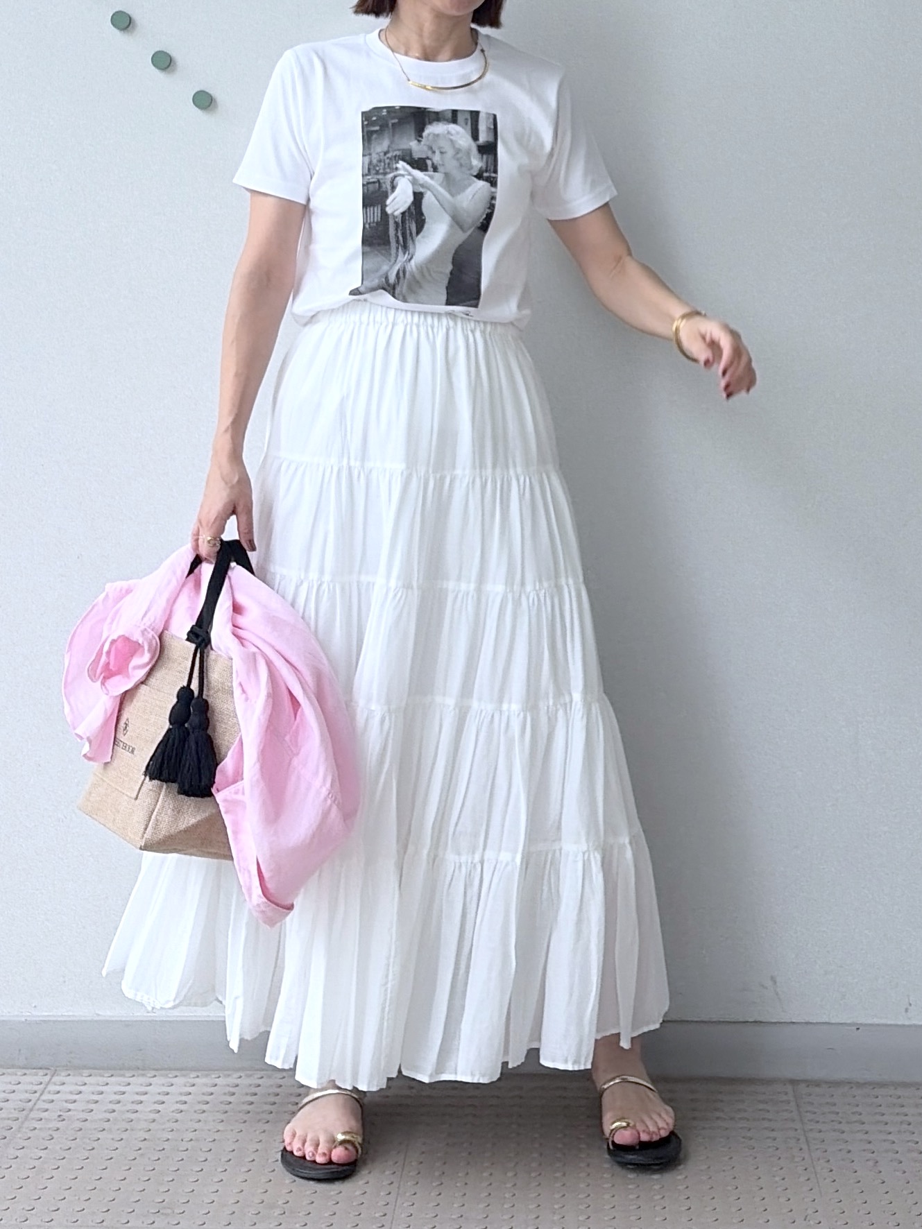 yoshikadoさんの「DRESSTERIOR｜【別注】マリリンモンロー/モノトーンプリントTシャツ」を使ったコーディネート