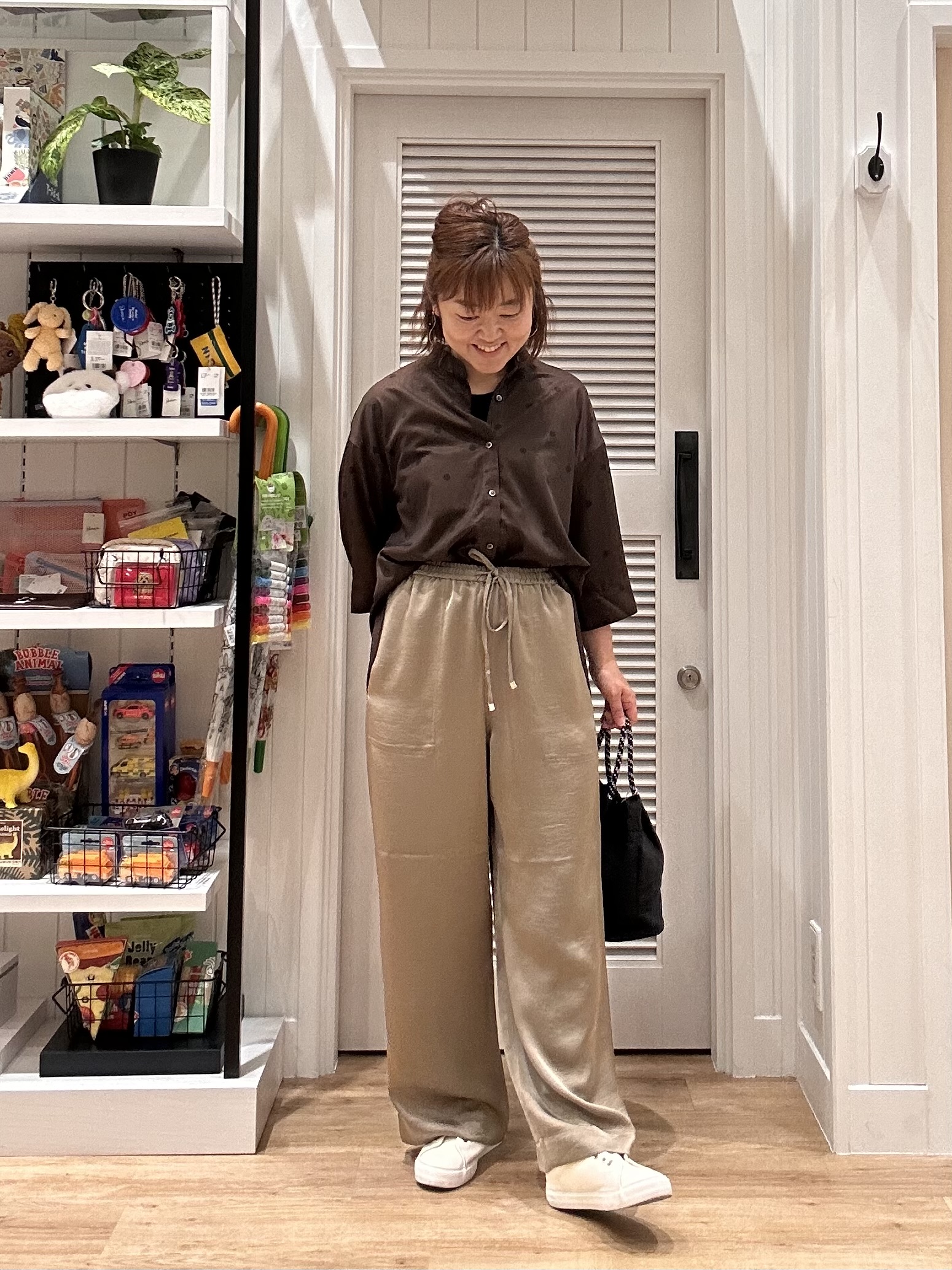 Aiさんの「Dessin｜【2WAY/軽量】コードハンドル ミニトートバッグ」を使ったコーディネート