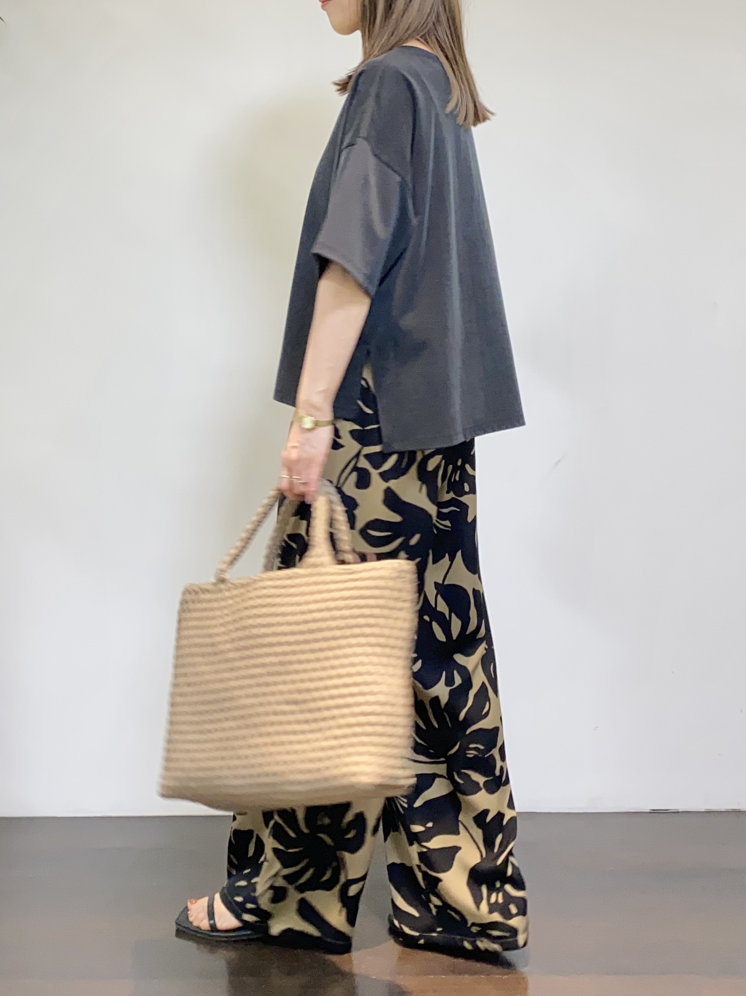 tomoさんの「UNTITLED｜【セットアップ可/接触冷感】ヴィンテージライクプルオーバー」を使ったコーディネート