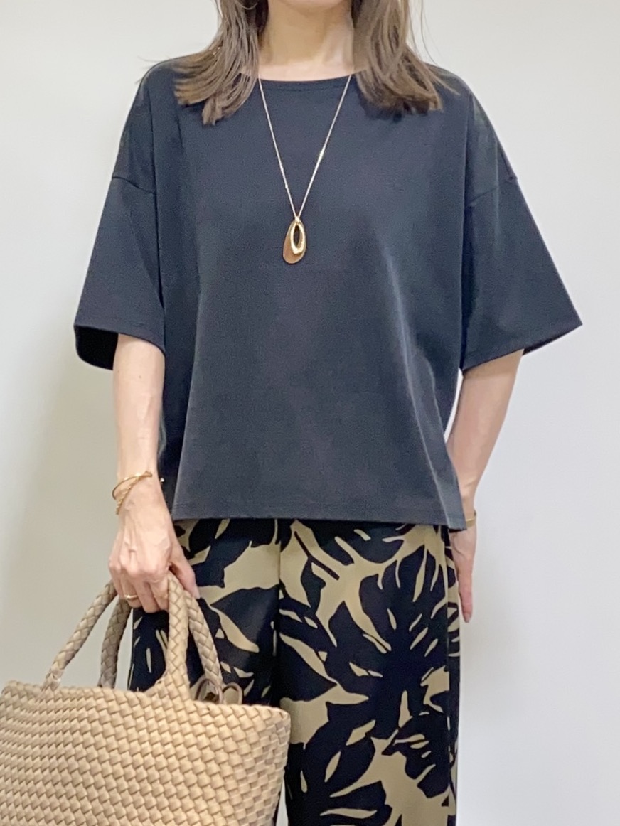 tomoさんの「UNTITLED｜【セットアップ可/接触冷感】ヴィンテージライクプルオーバー」を使ったコーディネート