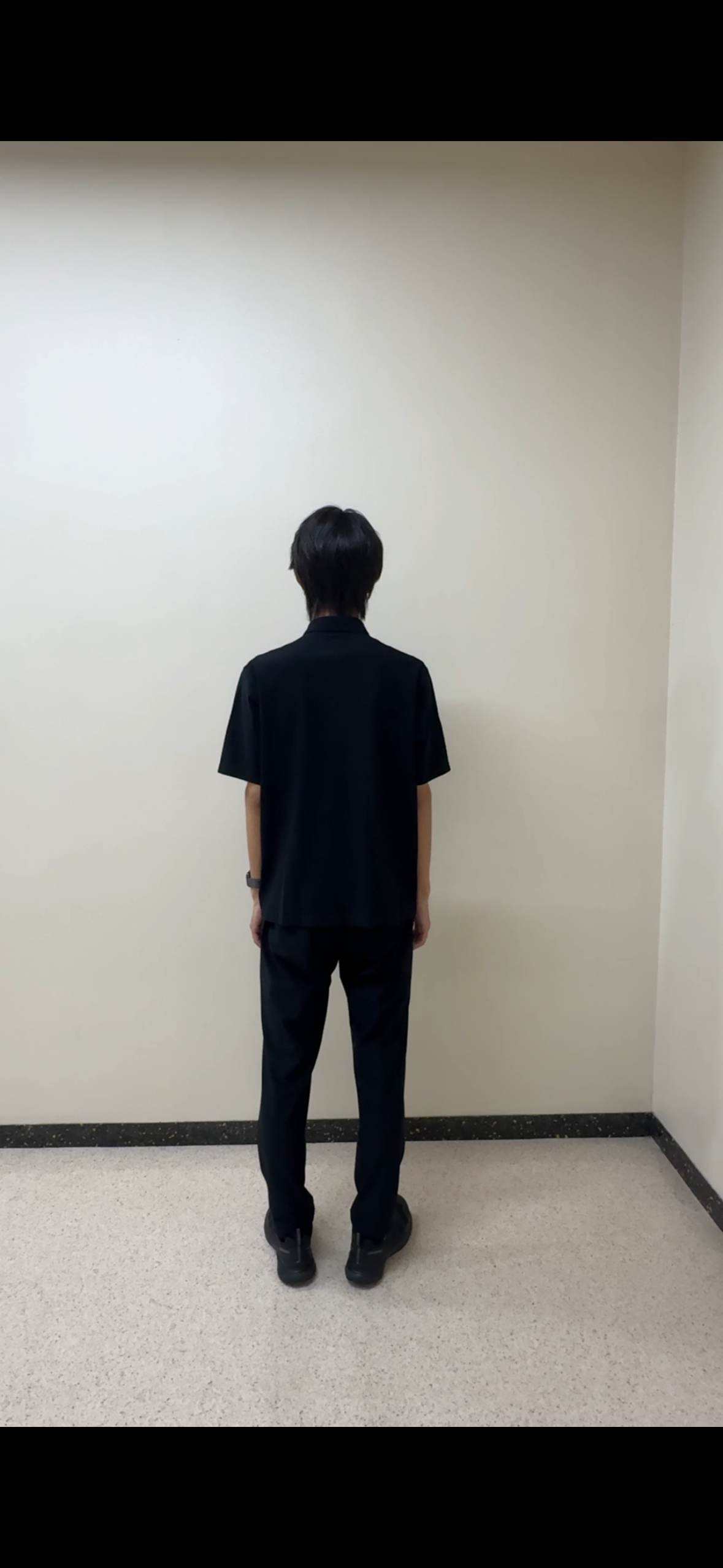 平畑慶さんの「TAKEO KIKUCHI｜AIRTOOL イージーパンツ」を使ったコーディネート