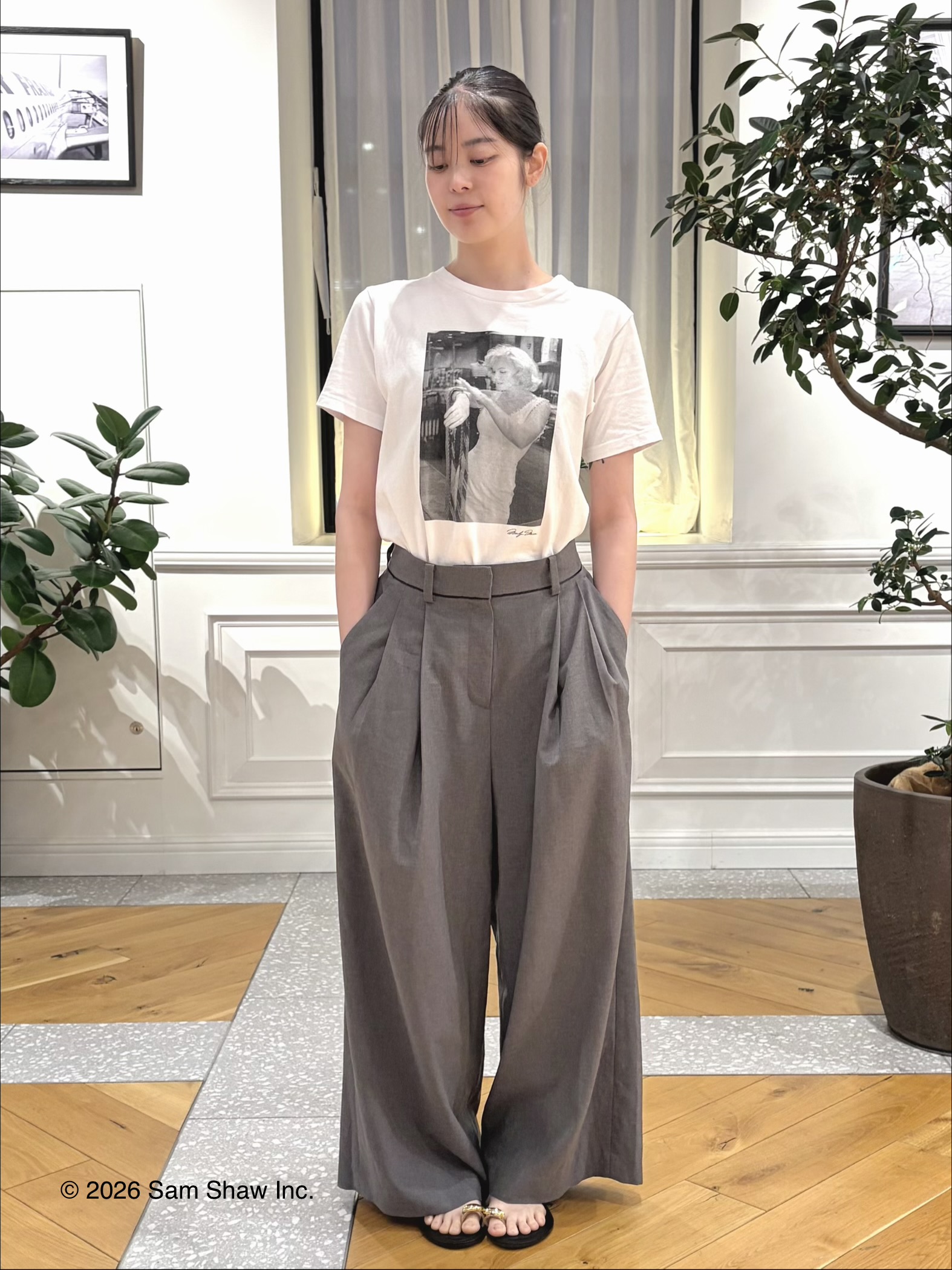 pupiさんの「DRESSTERIOR｜【別注】マリリンモンロー/モノトーンプリントTシャツ」を使ったコーディネート