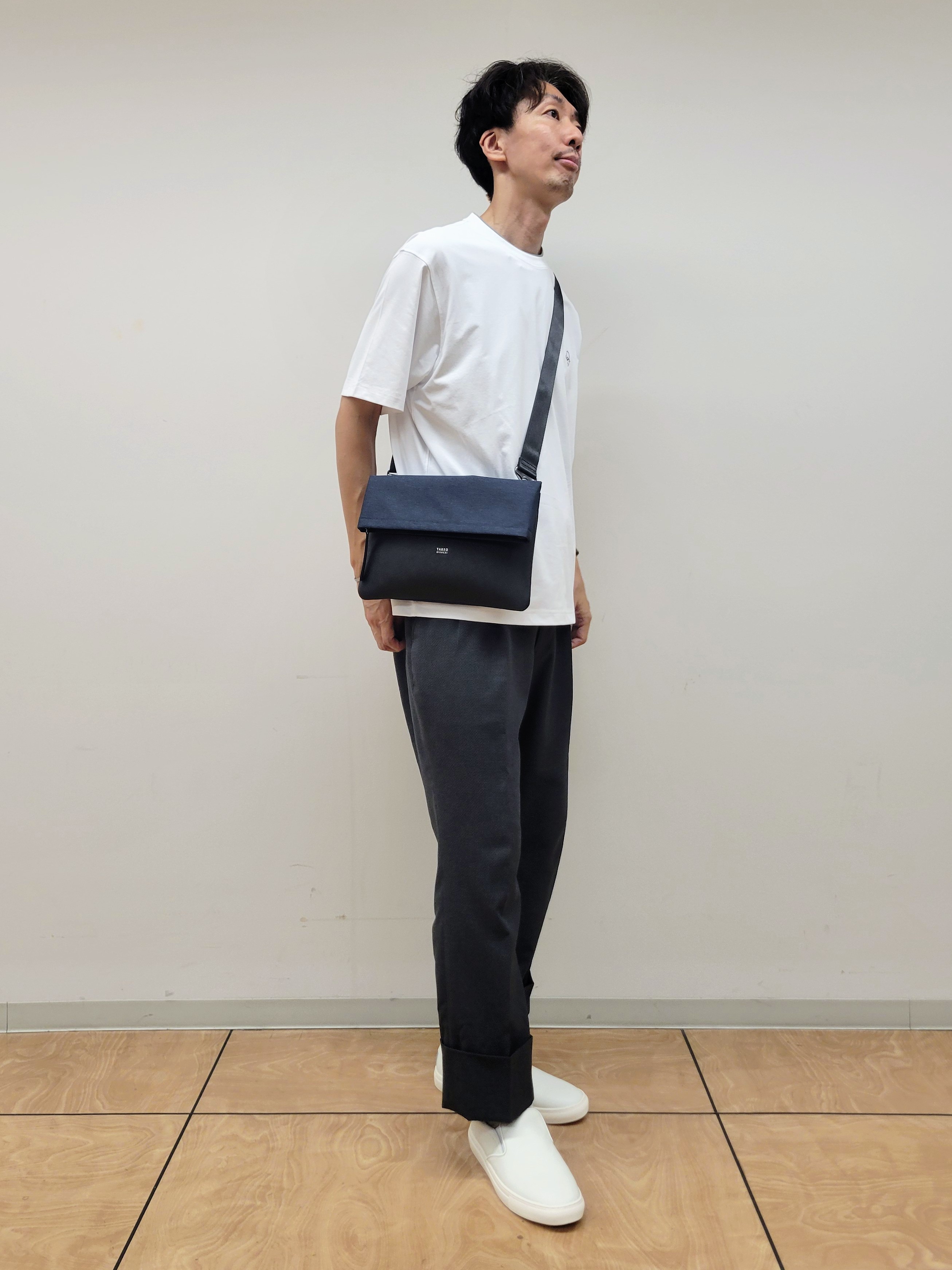 piroyaさんの「TAKEO KIKUCHI｜【汗染み軽減】フェイクレイヤー ワンポイント プルオーバー」を使ったコーディネート