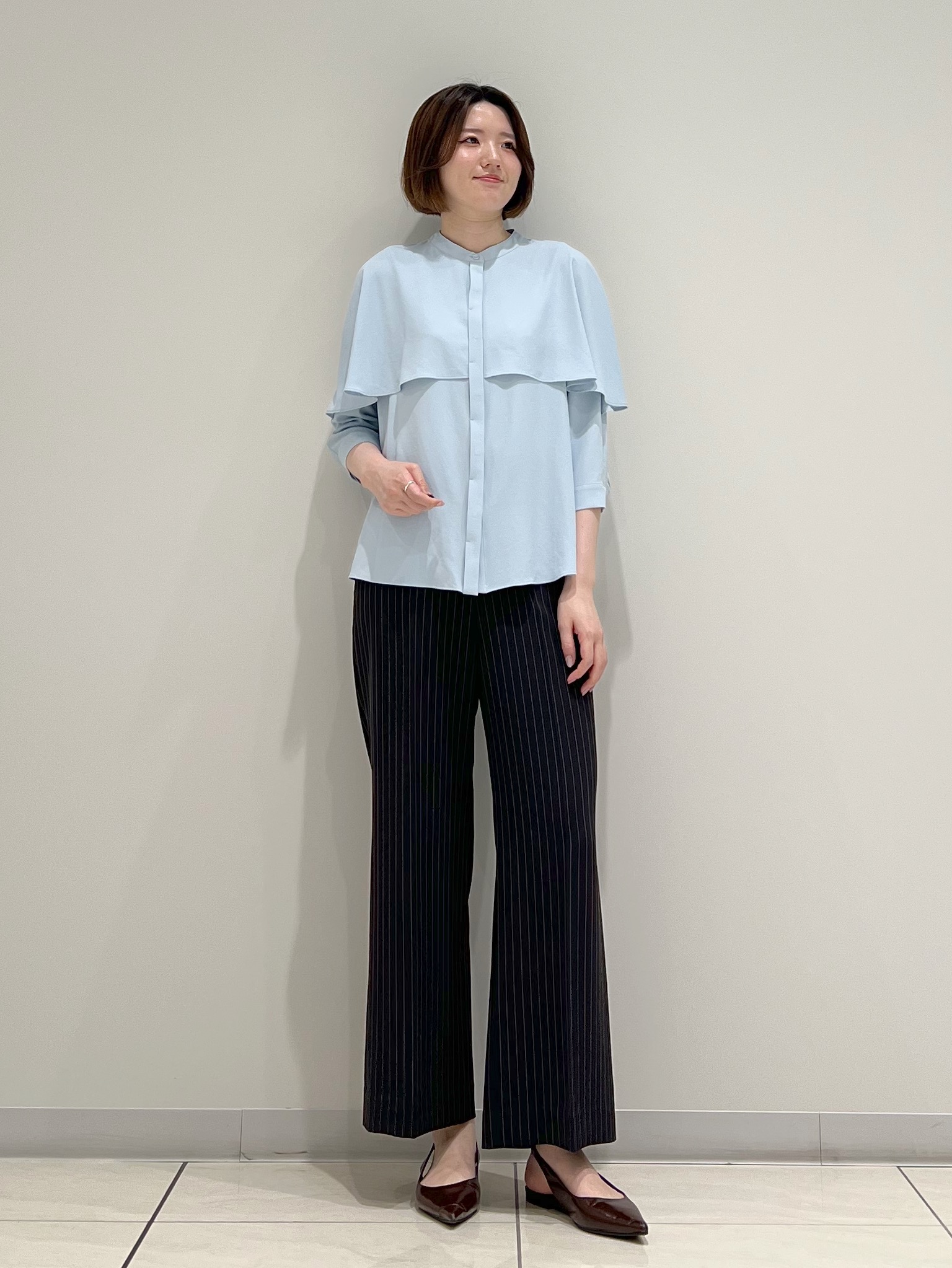 T.Kさんの「INDIVI｜【新作登場！着る日傘】 ケープ風ブラウス」を使ったコーディネート