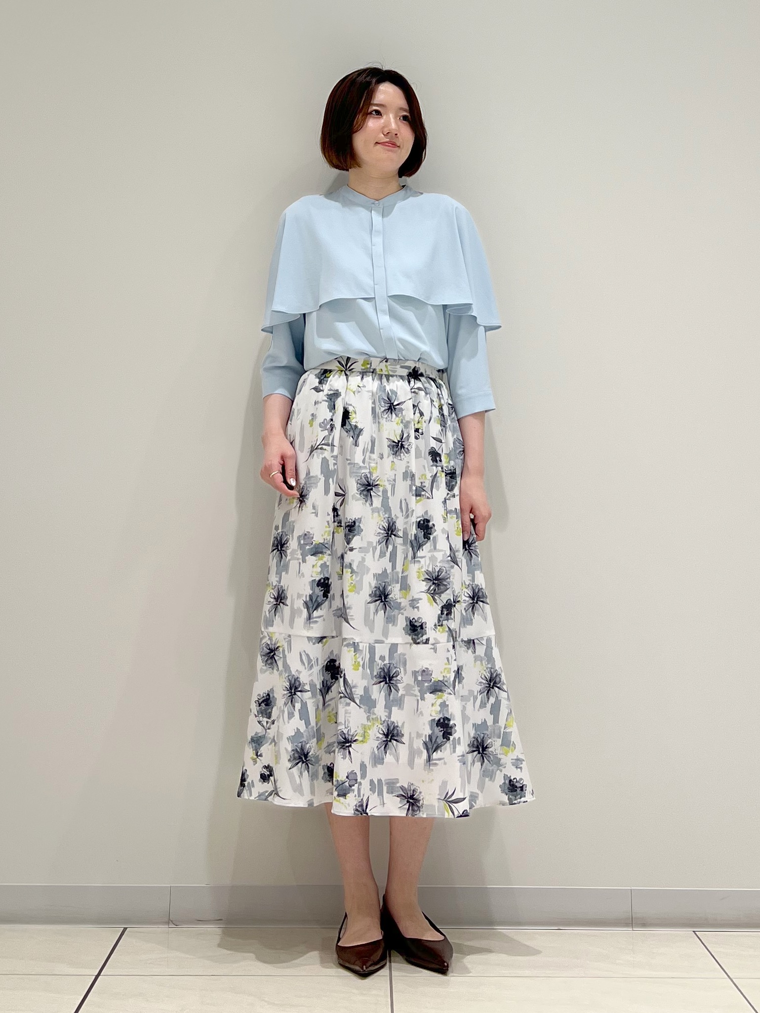 T.Kさんの「INDIVI｜【新作登場！着る日傘】 ケープ風ブラウス」を使ったコーディネート