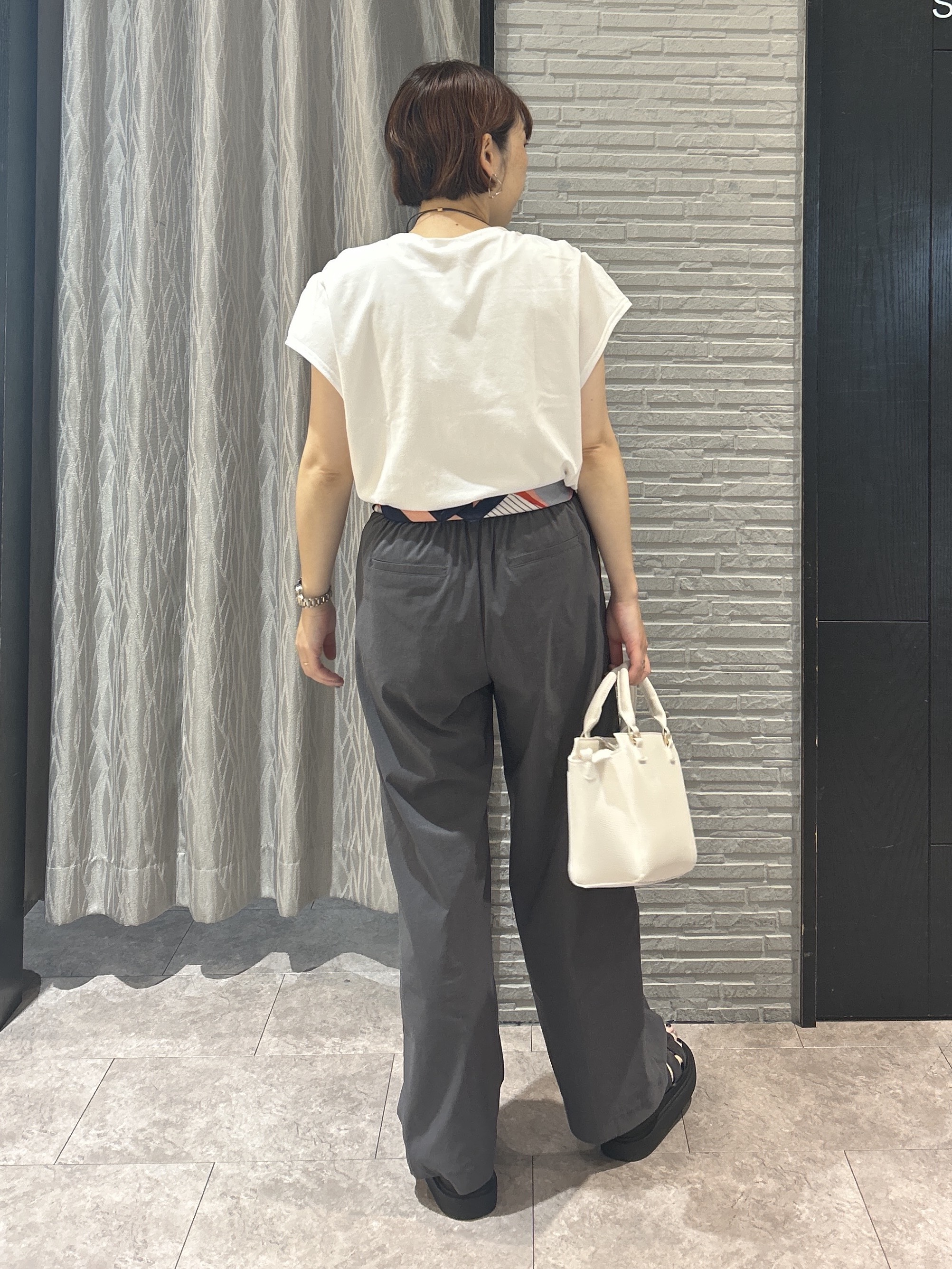 ga_riさんの「THE SHOP TK｜【ひんやり/汗じみ防止】ツイストアクセントトップス」を使ったコーディネート