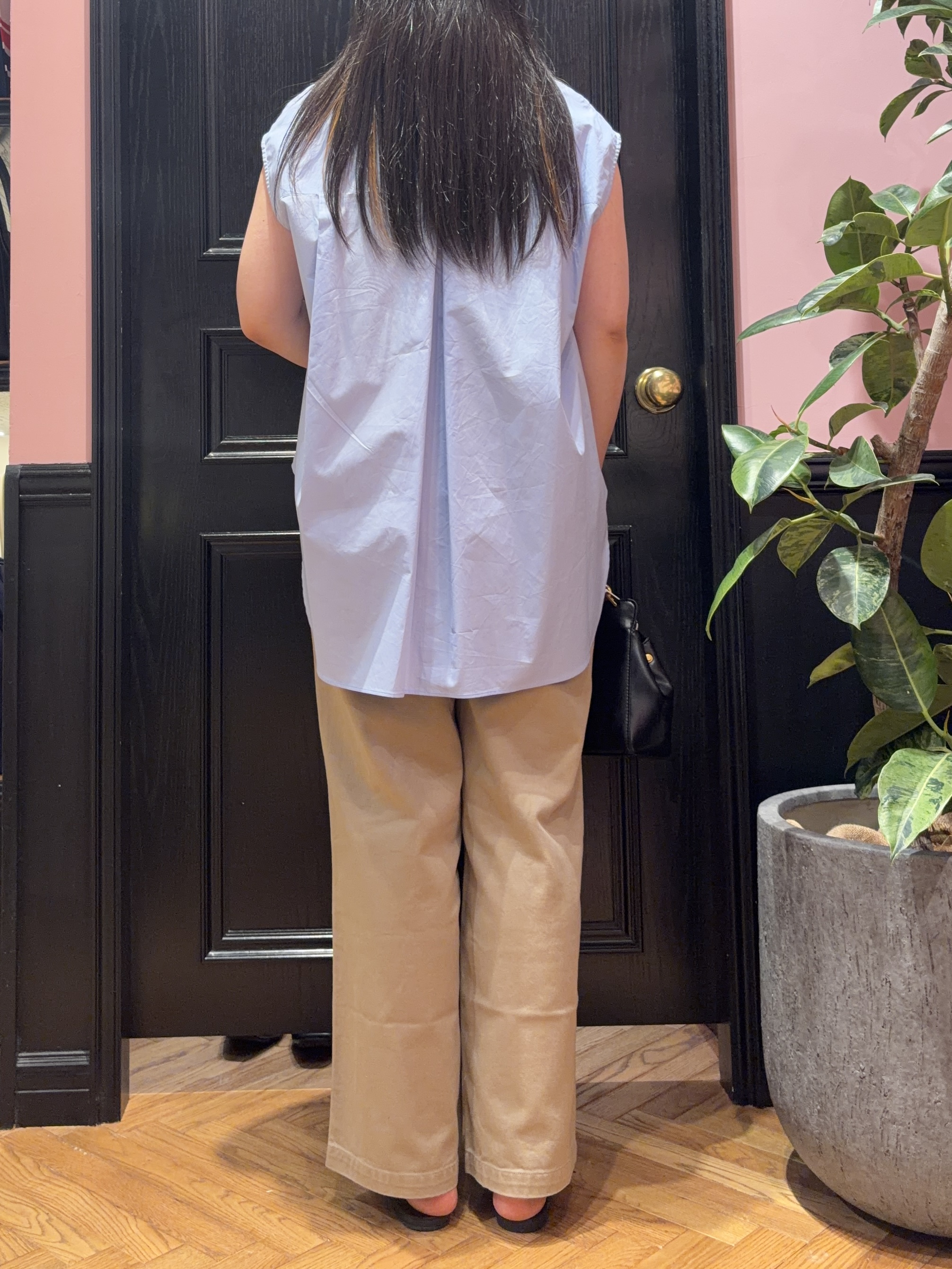 SAKAIさんの「DRESSTERIOR｜ヴィンテージワイドチノパンツ」を使ったコーディネート