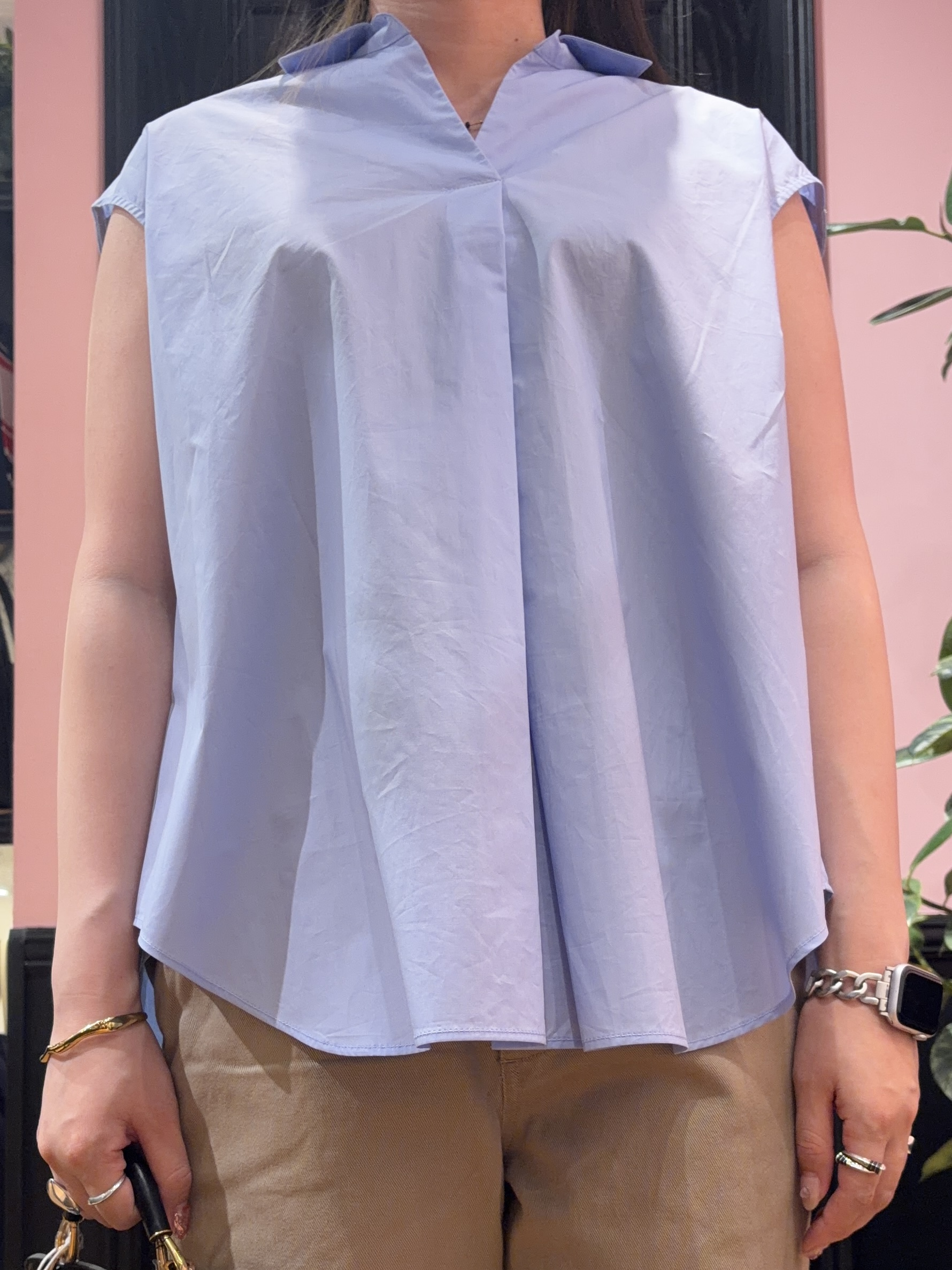SAKAIさんの「DRESSTERIOR｜ヴィンテージワイドチノパンツ」を使ったコーディネート