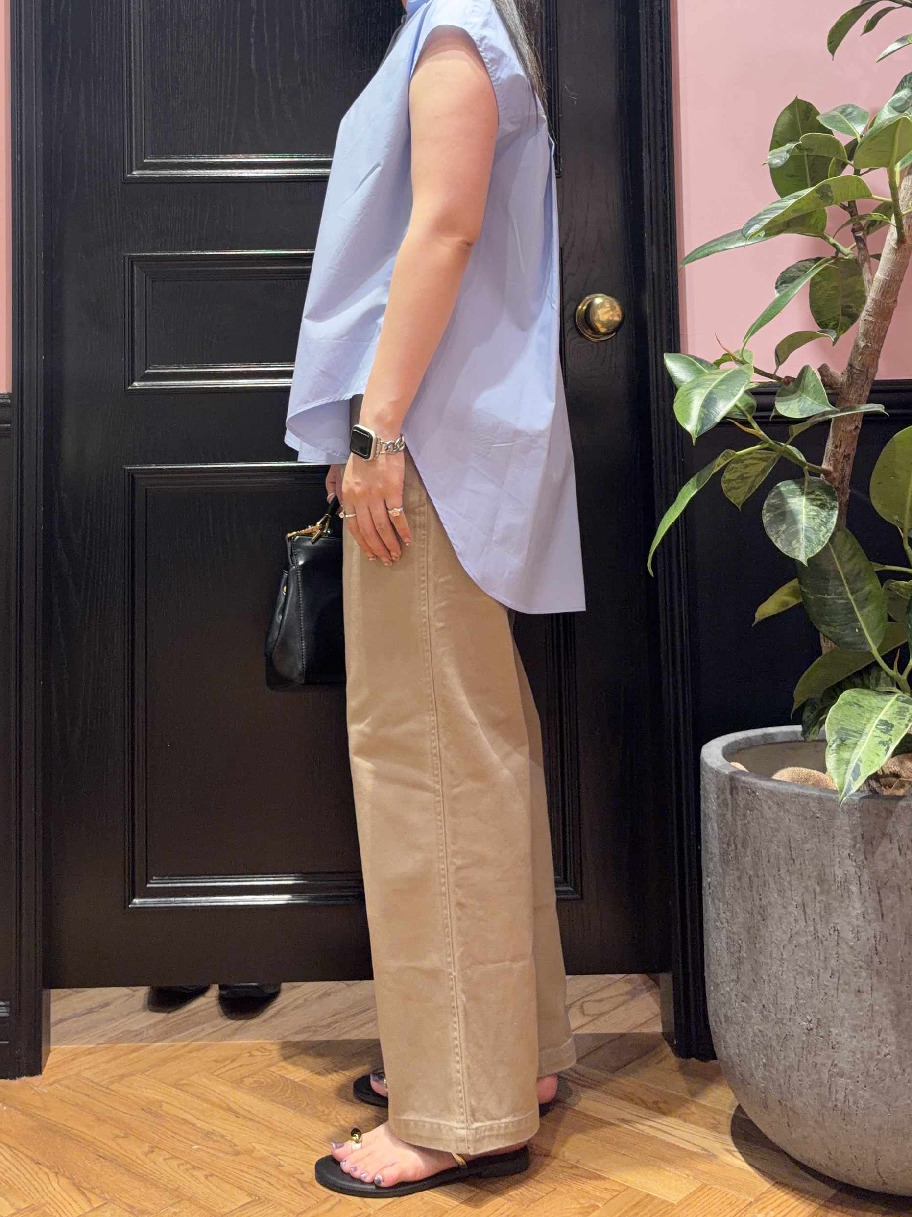 SAKAIさんの「DRESSTERIOR｜ヴィンテージワイドチノパンツ」を使ったコーディネート