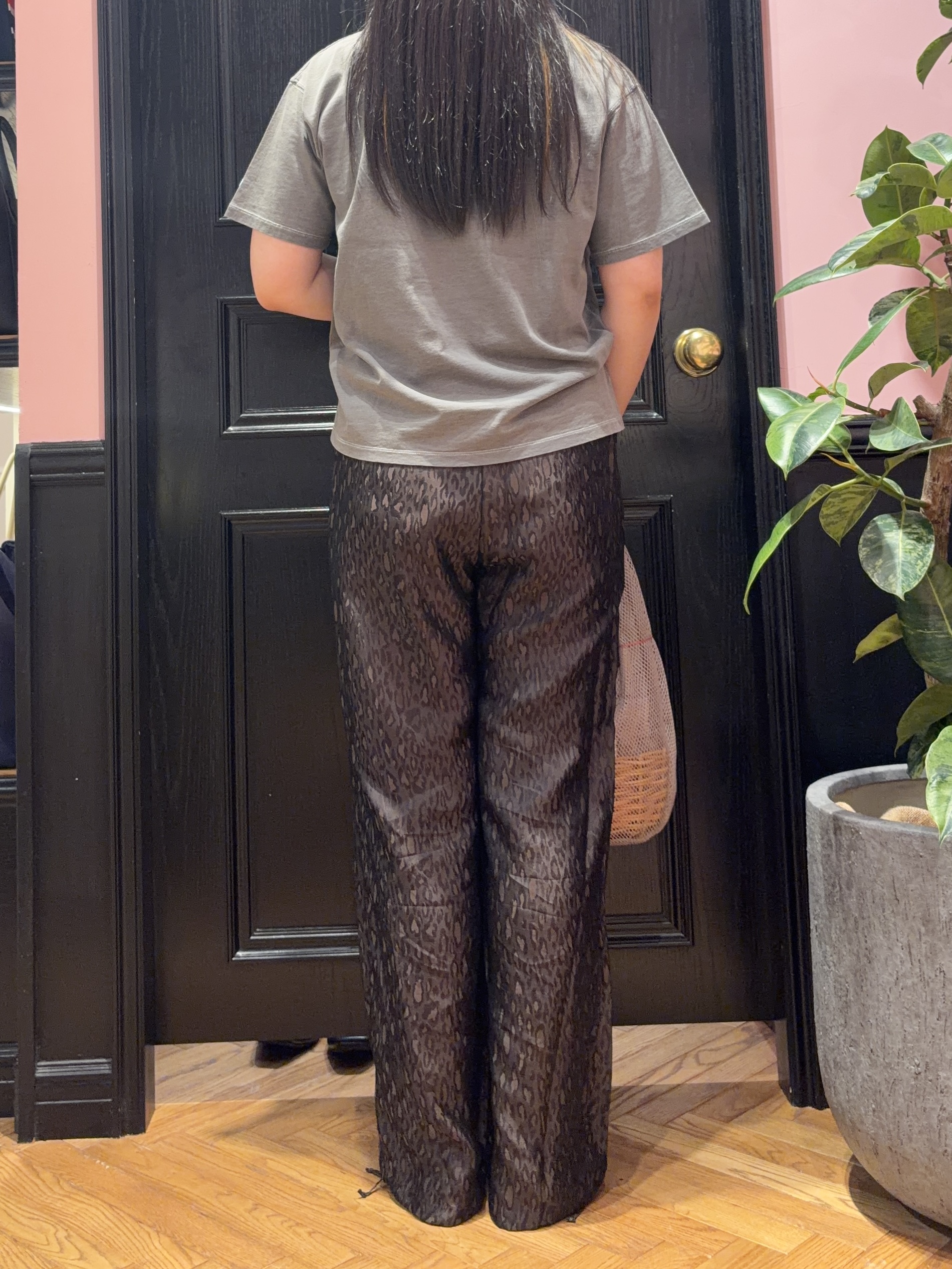 SAKAIさんの「DRESSTERIOR｜インディゴ天竺ロゴTシャツ」を使ったコーディネート