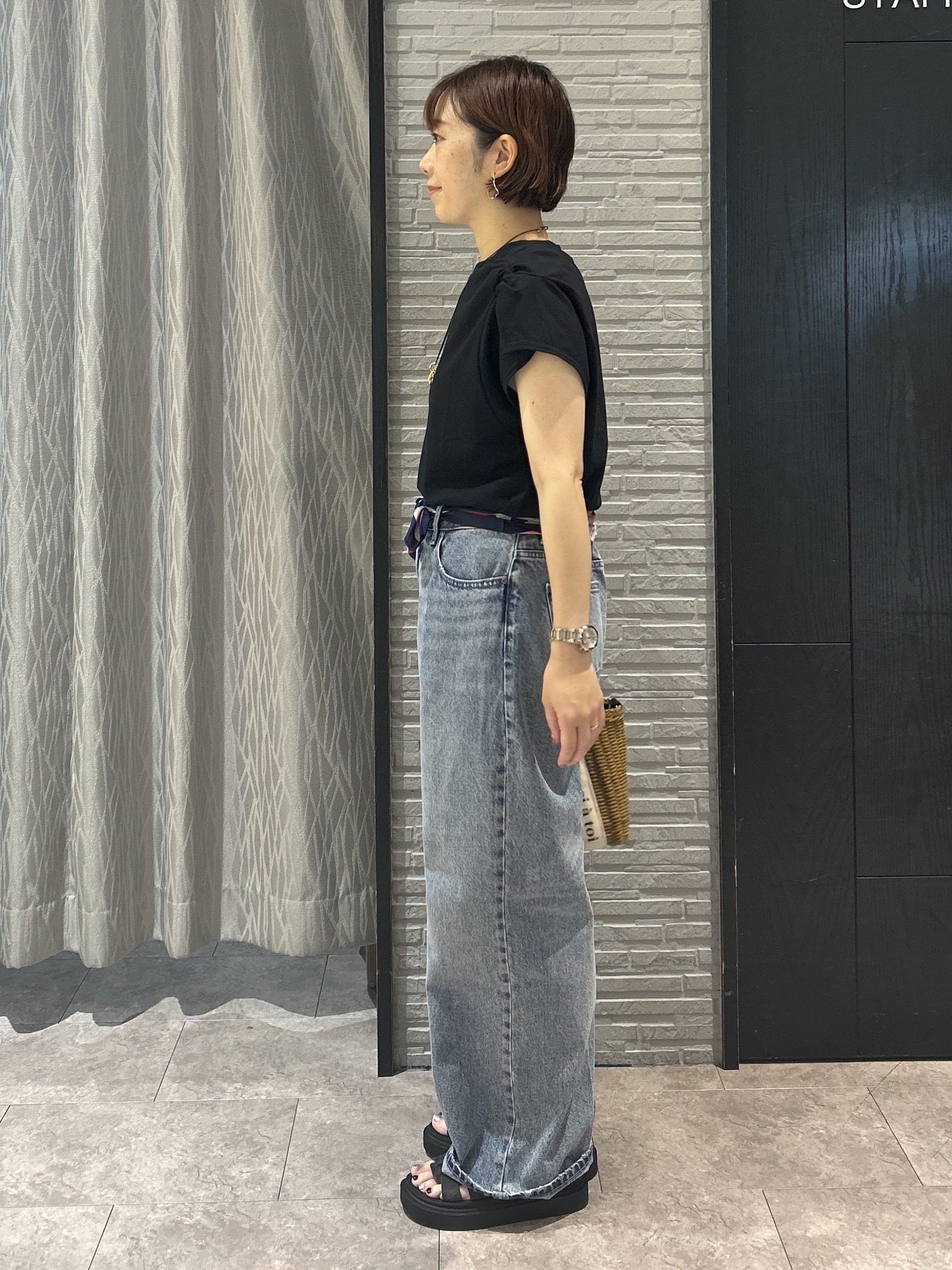 ga_riさんの「THE SHOP TK｜【ひんやり/汗じみ防止】ツイストアクセントトップス」を使ったコーディネート