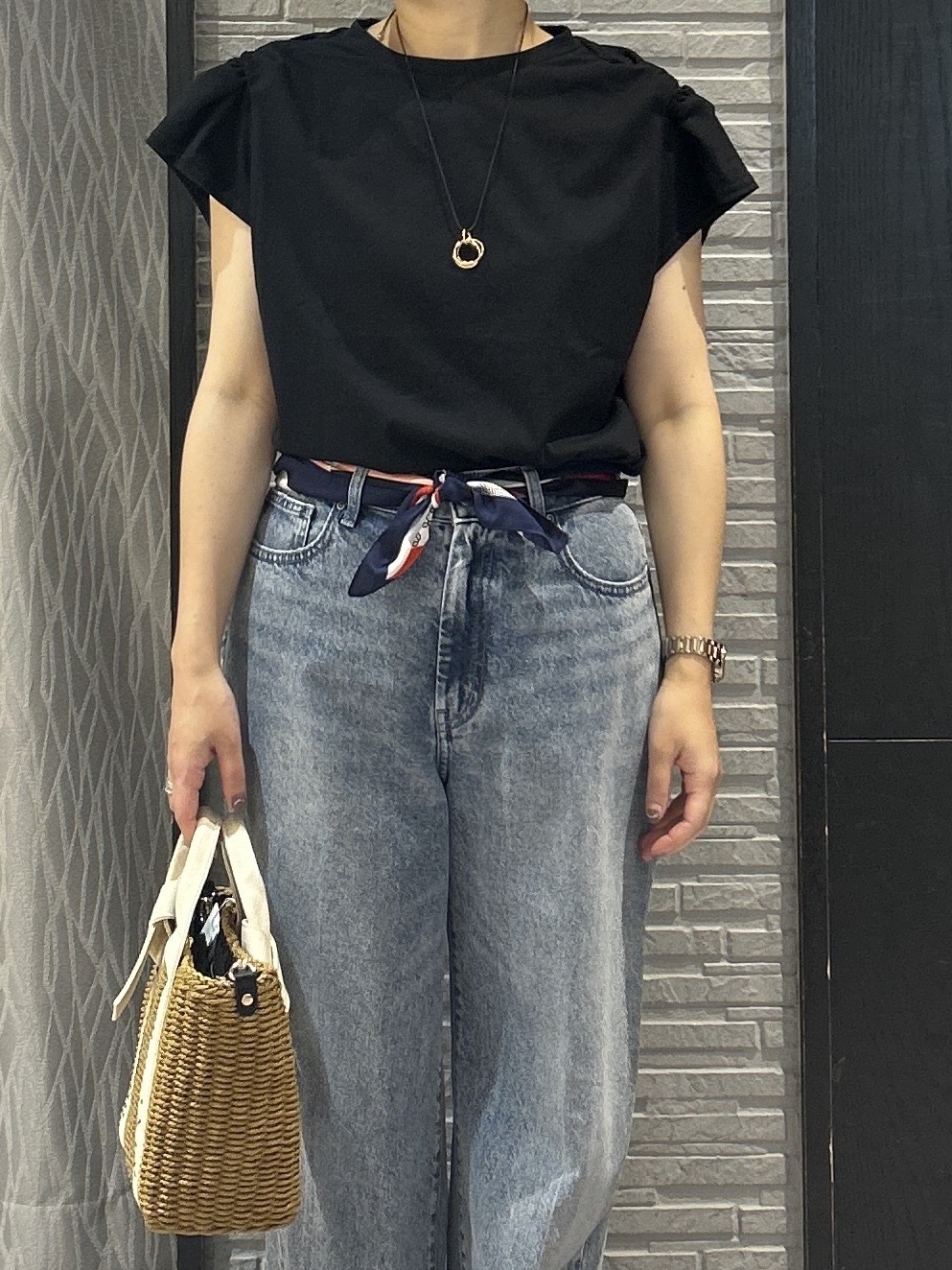 ga_riさんの「THE SHOP TK｜【ひんやり/汗じみ防止】ツイストアクセントトップス」を使ったコーディネート