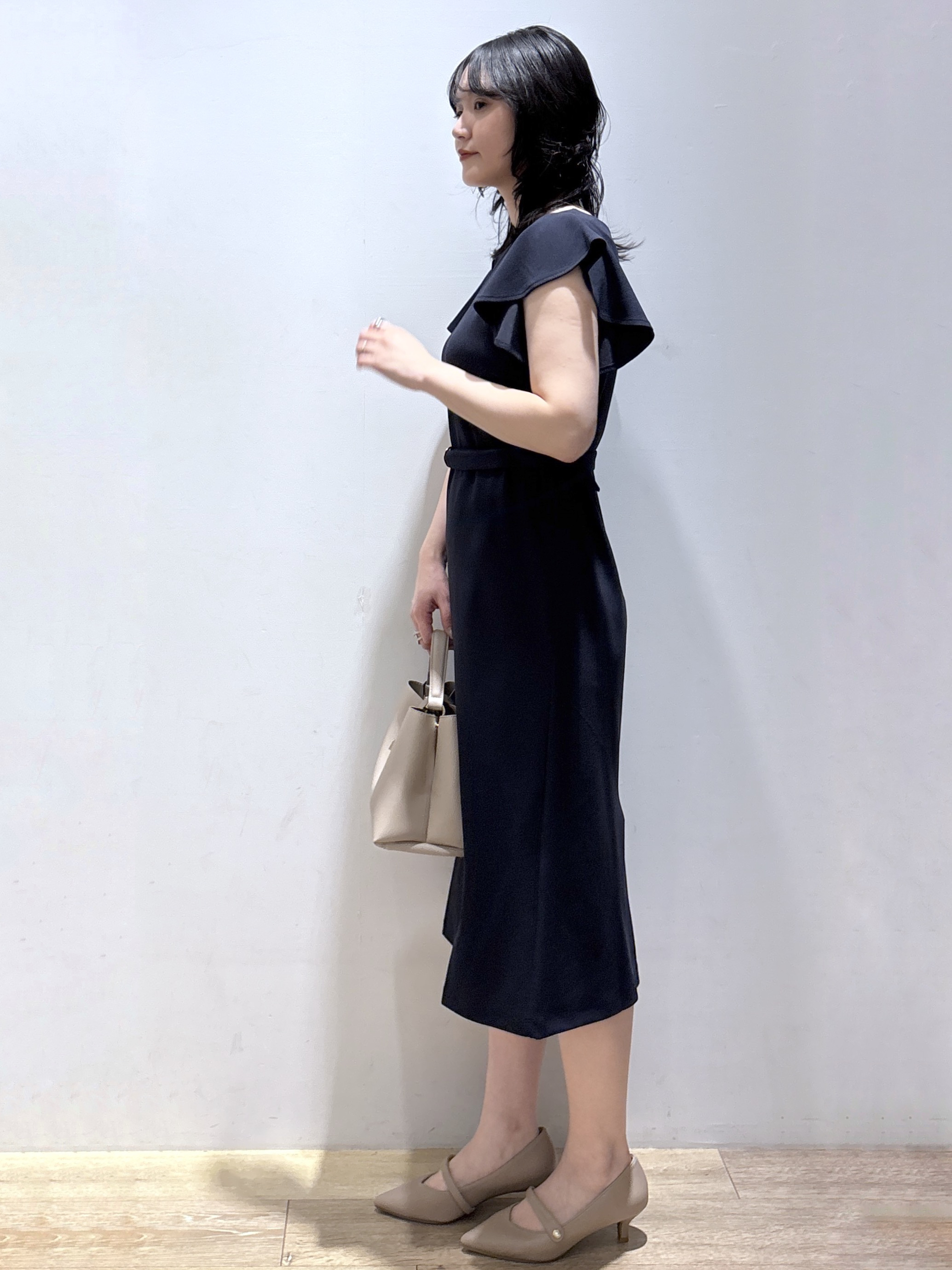mizukiさんの「index｜【接触冷感／吸水速乾】キーネックフレアスリーブワンピース《UV／洗濯機OK／ストレッチ》」を使ったコーディネート