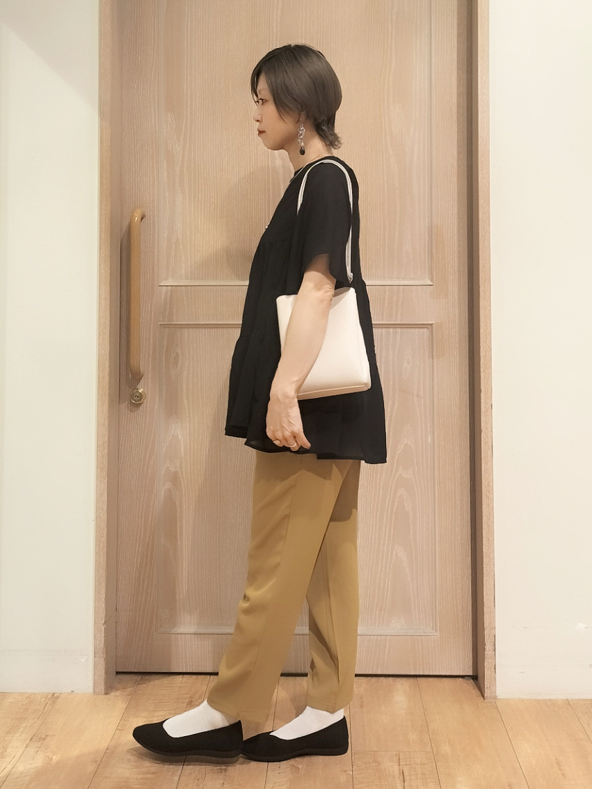 YUKIさんの「SHOO･LA･RUE｜ワッシャーティアードブラウス」を使ったコーディネート