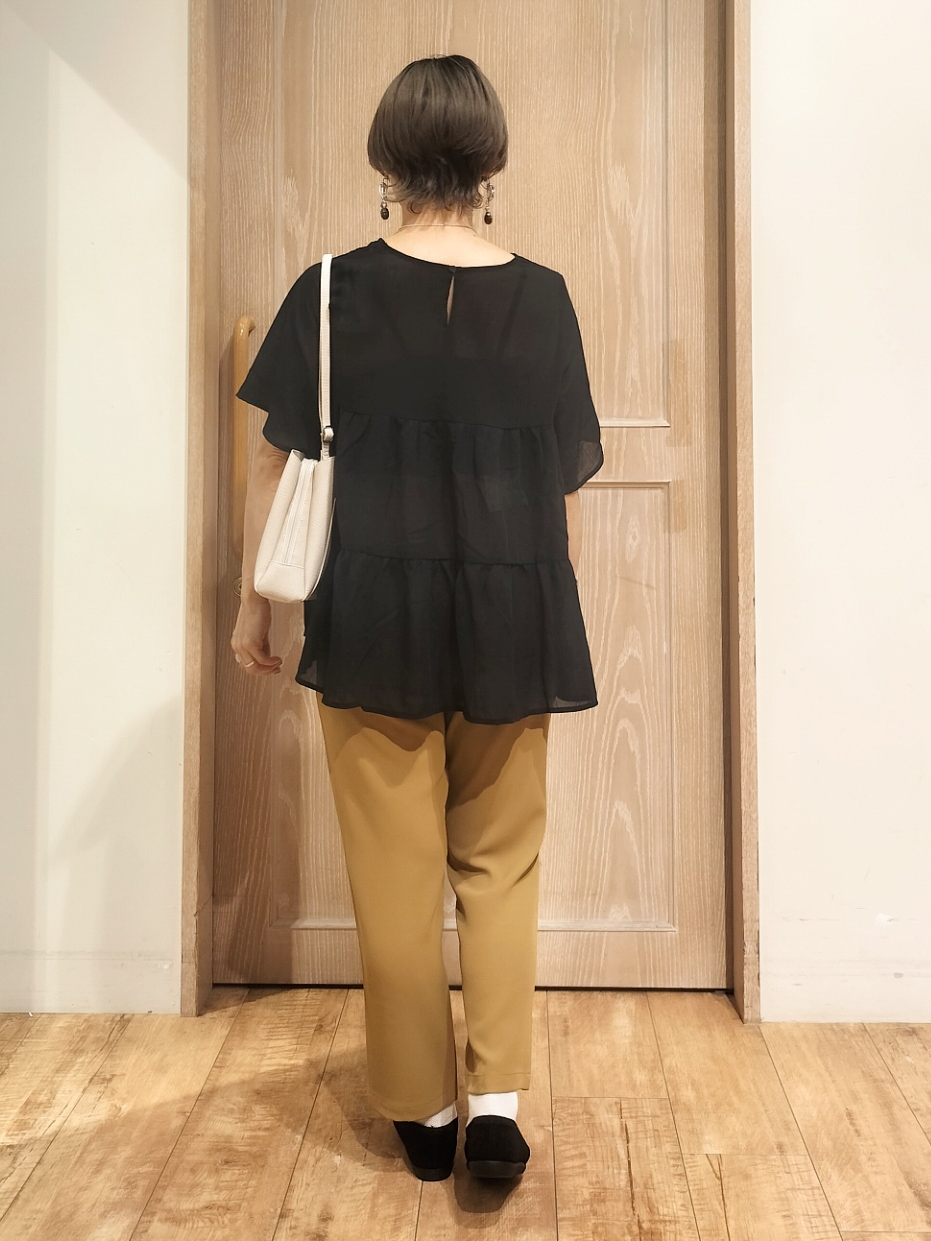 YUKIさんの「SHOO･LA･RUE｜ワッシャーティアードブラウス」を使ったコーディネート