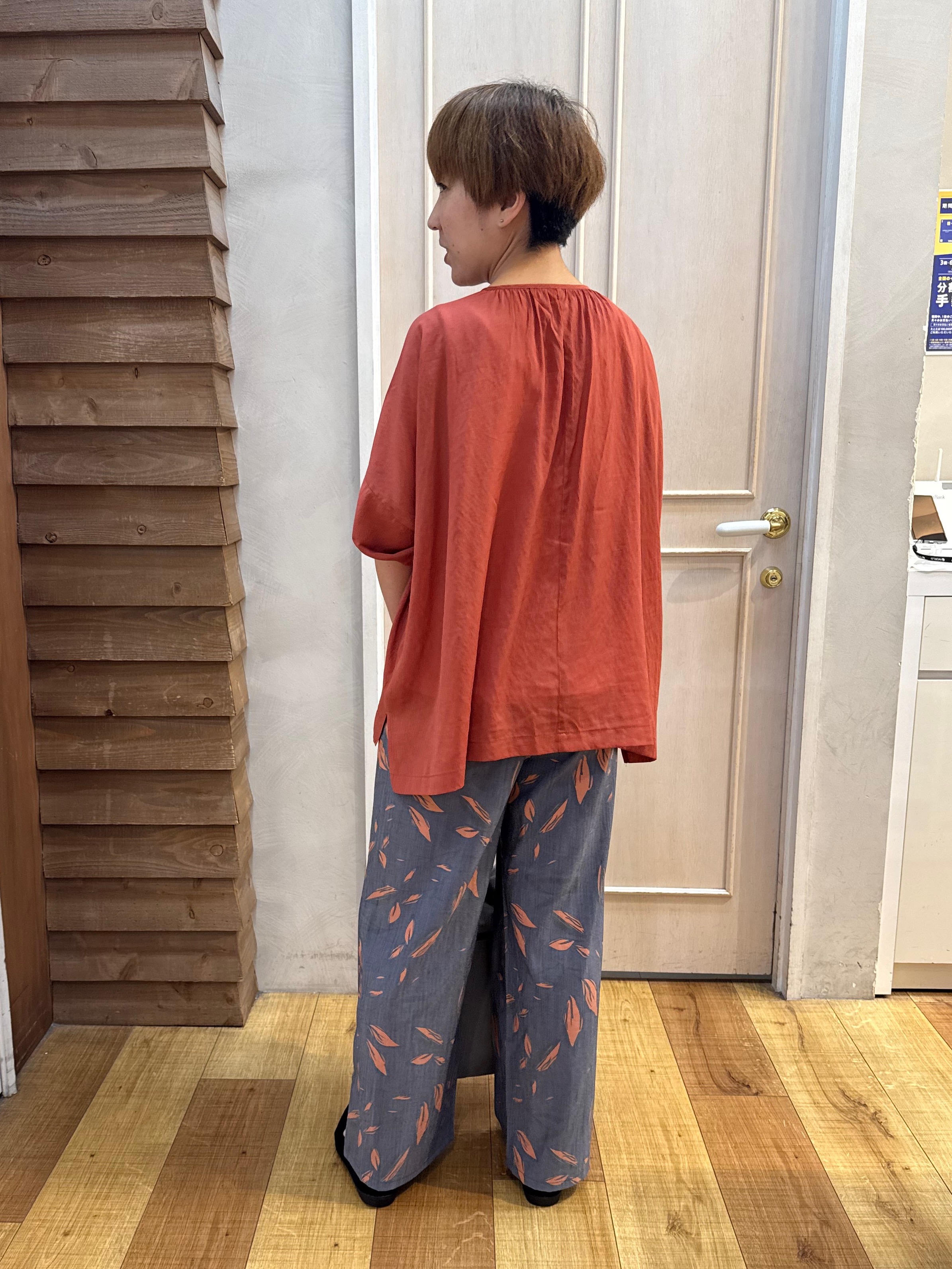 きょんさんの「SHOO･LA･RUE｜【2点セット】ポンチョ風ブラウス＆タンクトップセット」を使ったコーディネート