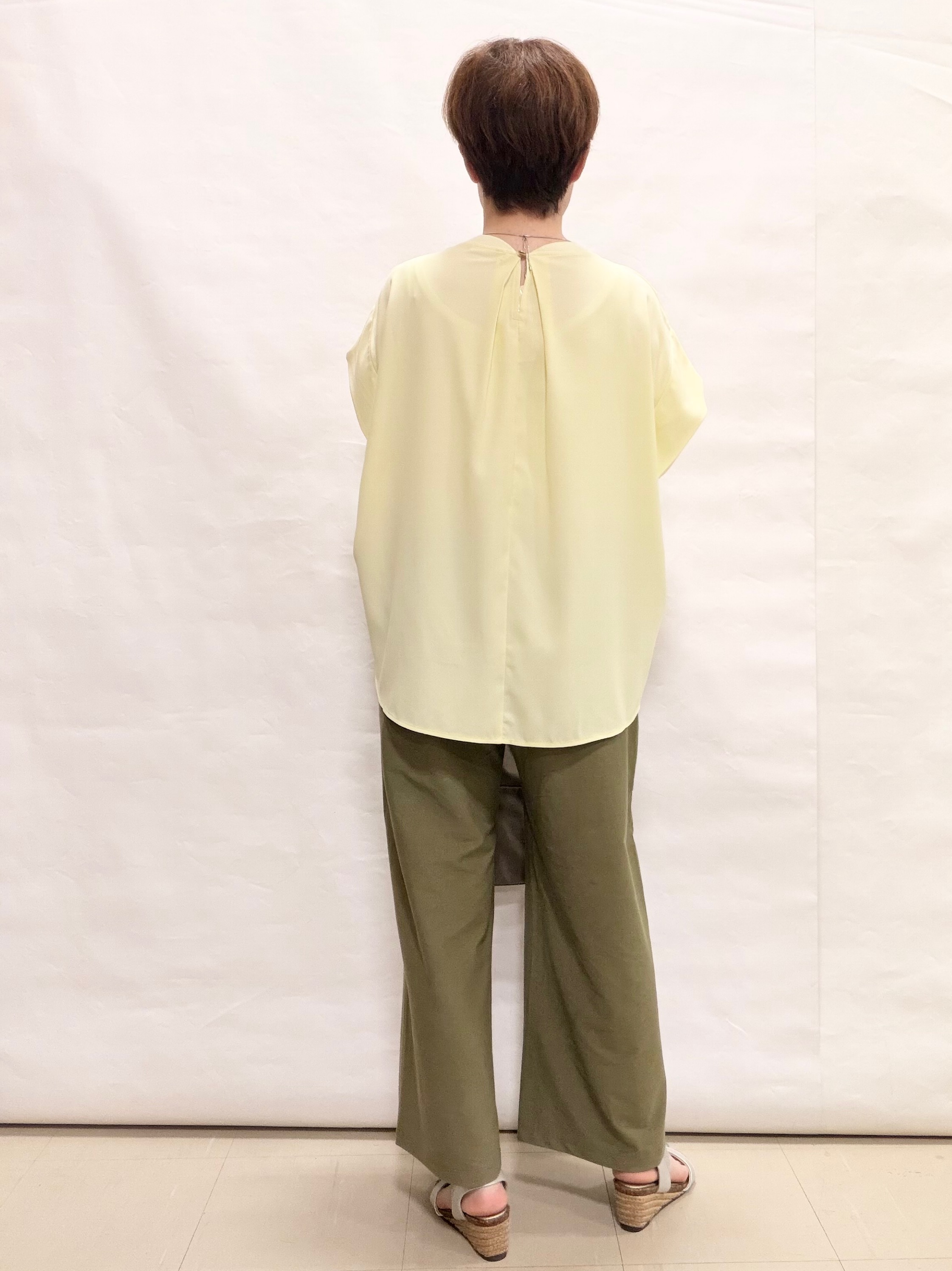 なっちゃんさんの「SHOO･LA･RUE｜【洗濯機可/体型カバー】インしてる風 ふんわり裾バルーントップス」を使ったコーディネート