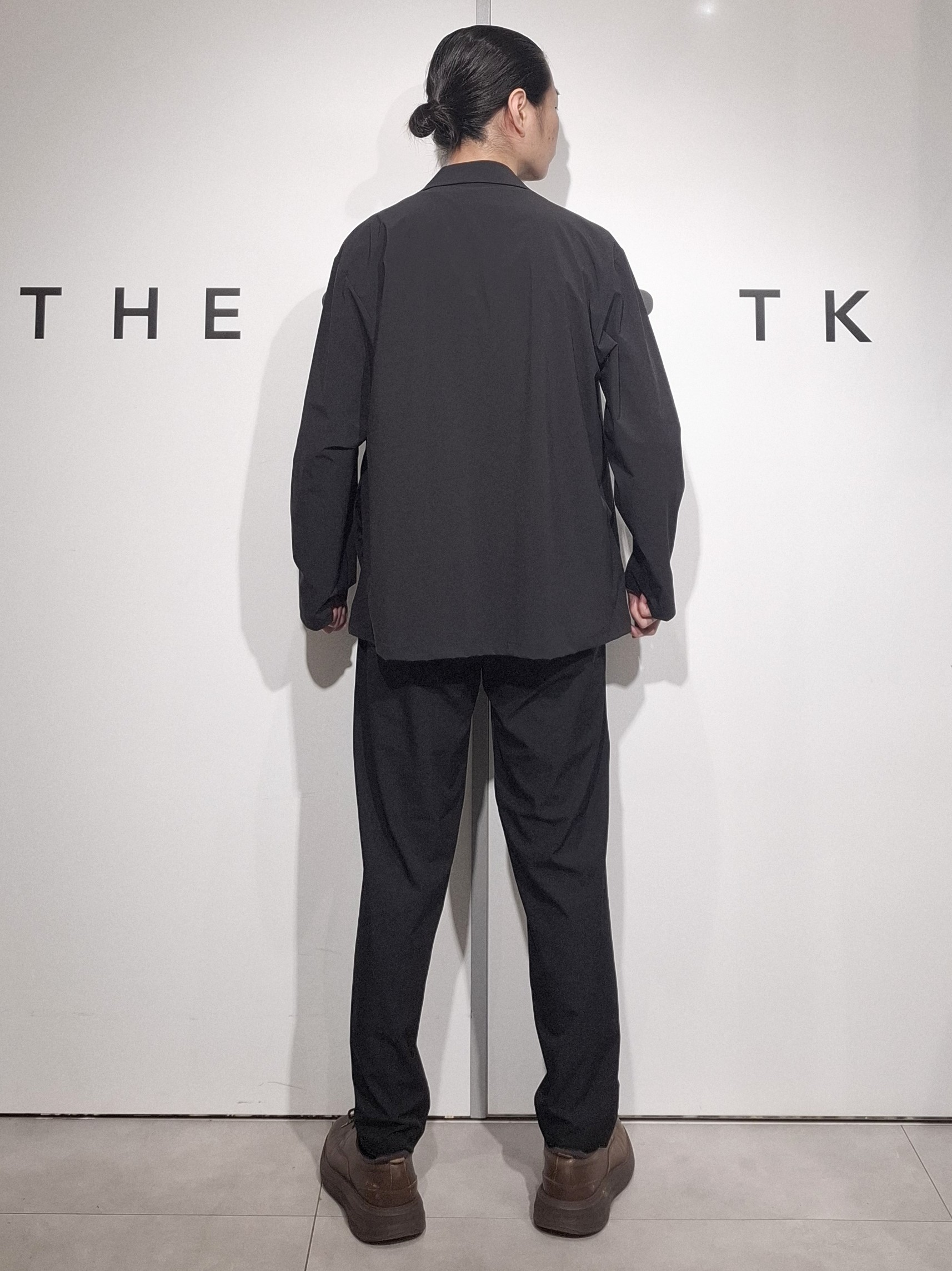 葵さんの「THE SHOP TK｜《KURO》コーデュラナイロン ジャケット セットアップ可／防シワ／撥水／ストレッチ」を使ったコーディネート