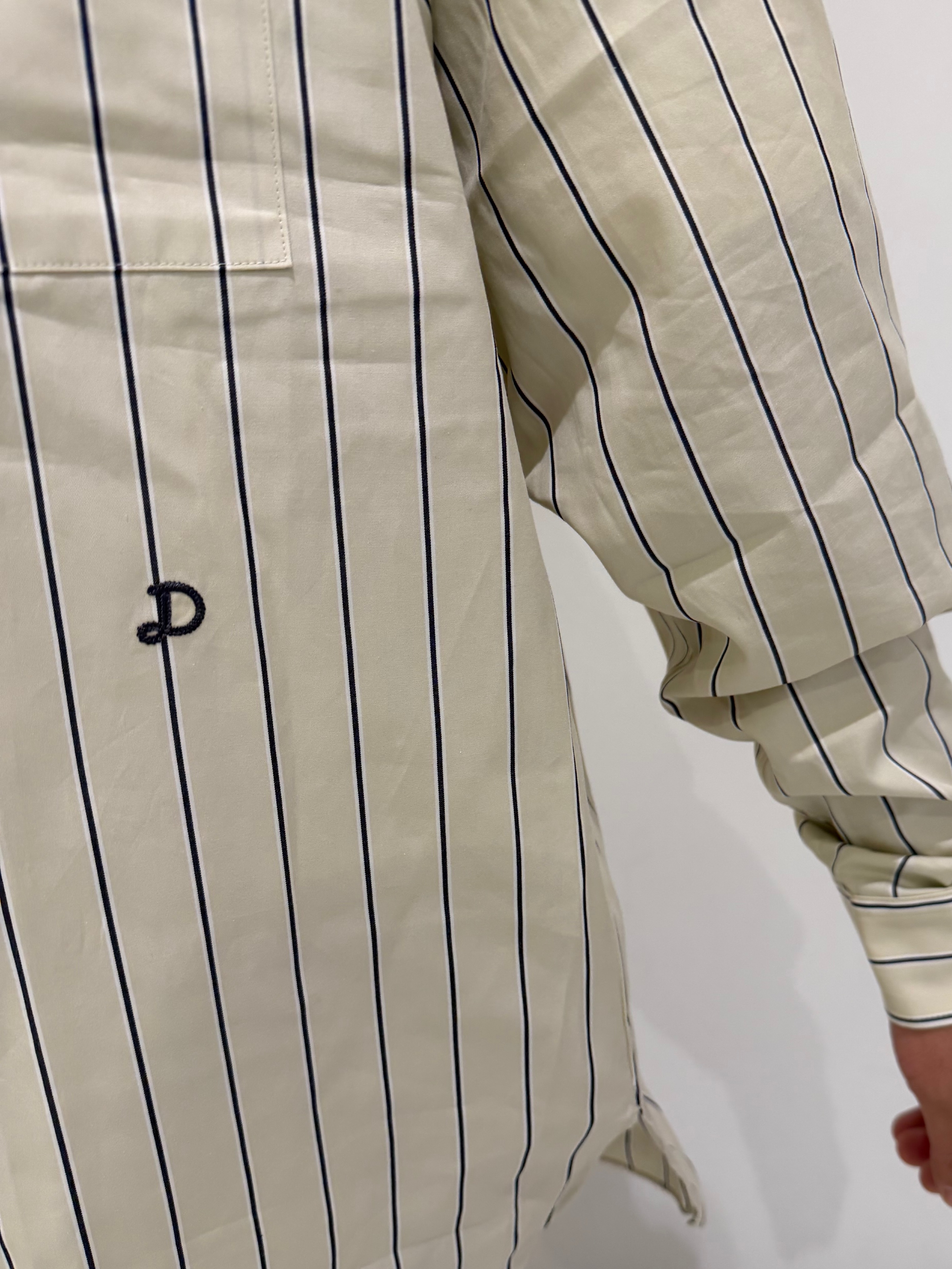 MATSUBARAさんの「DRESSTERIOR｜バンドカラー ストライプシャツ」を使ったコーディネート