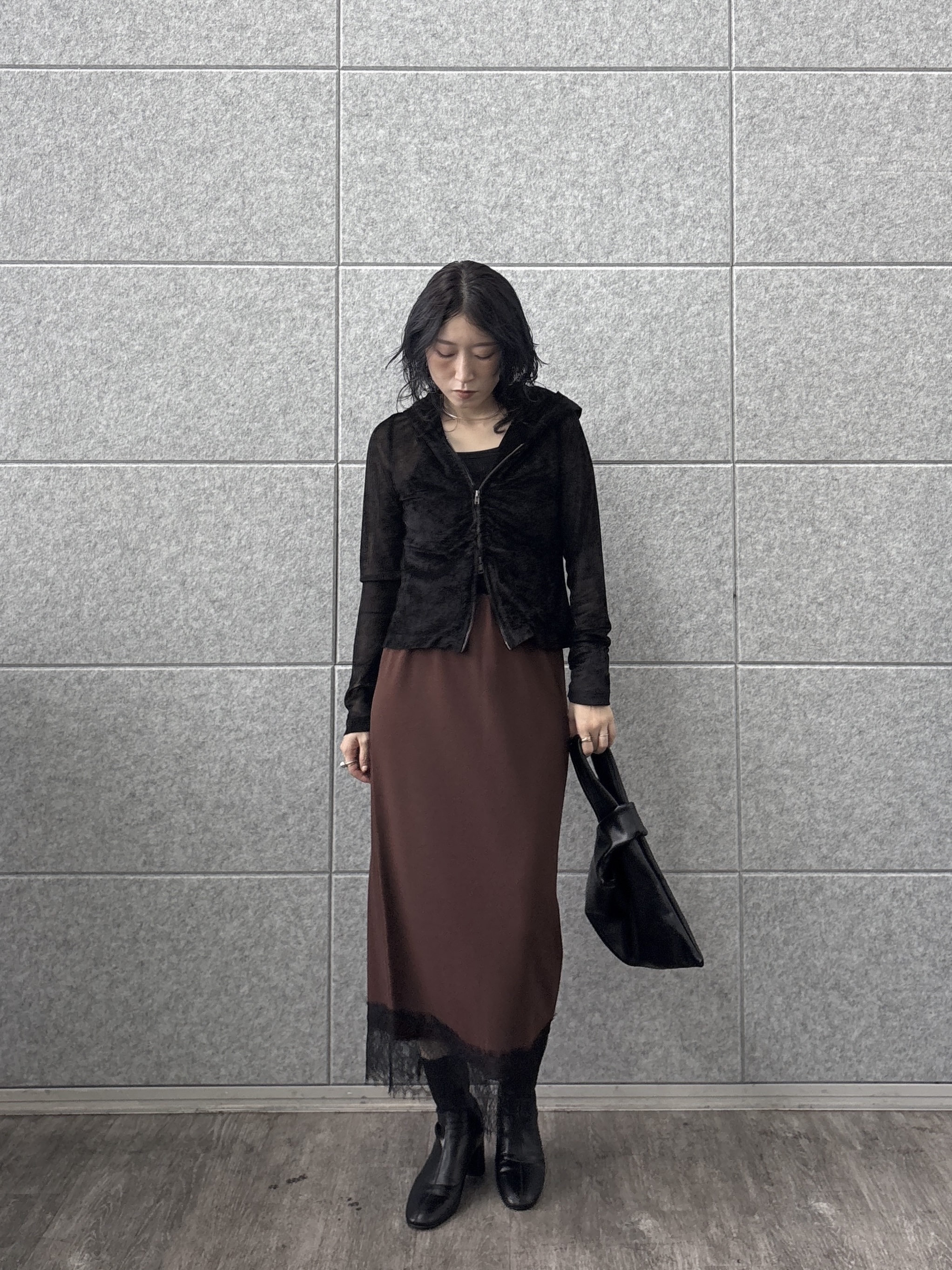 kotakiさんの「INDIVI｜ベロアライクジップフーディ」を使ったコーディネート