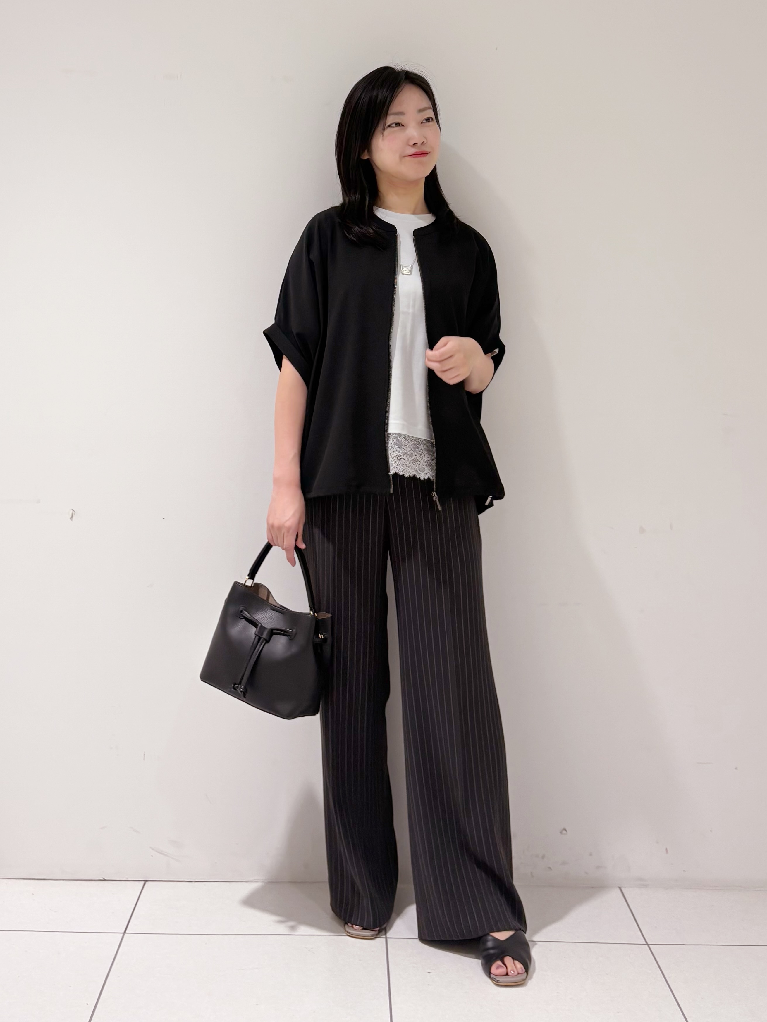 momokoさんの「INDIVI｜【着る日傘】ドルマンフォルムブルゾン」を使ったコーディネート