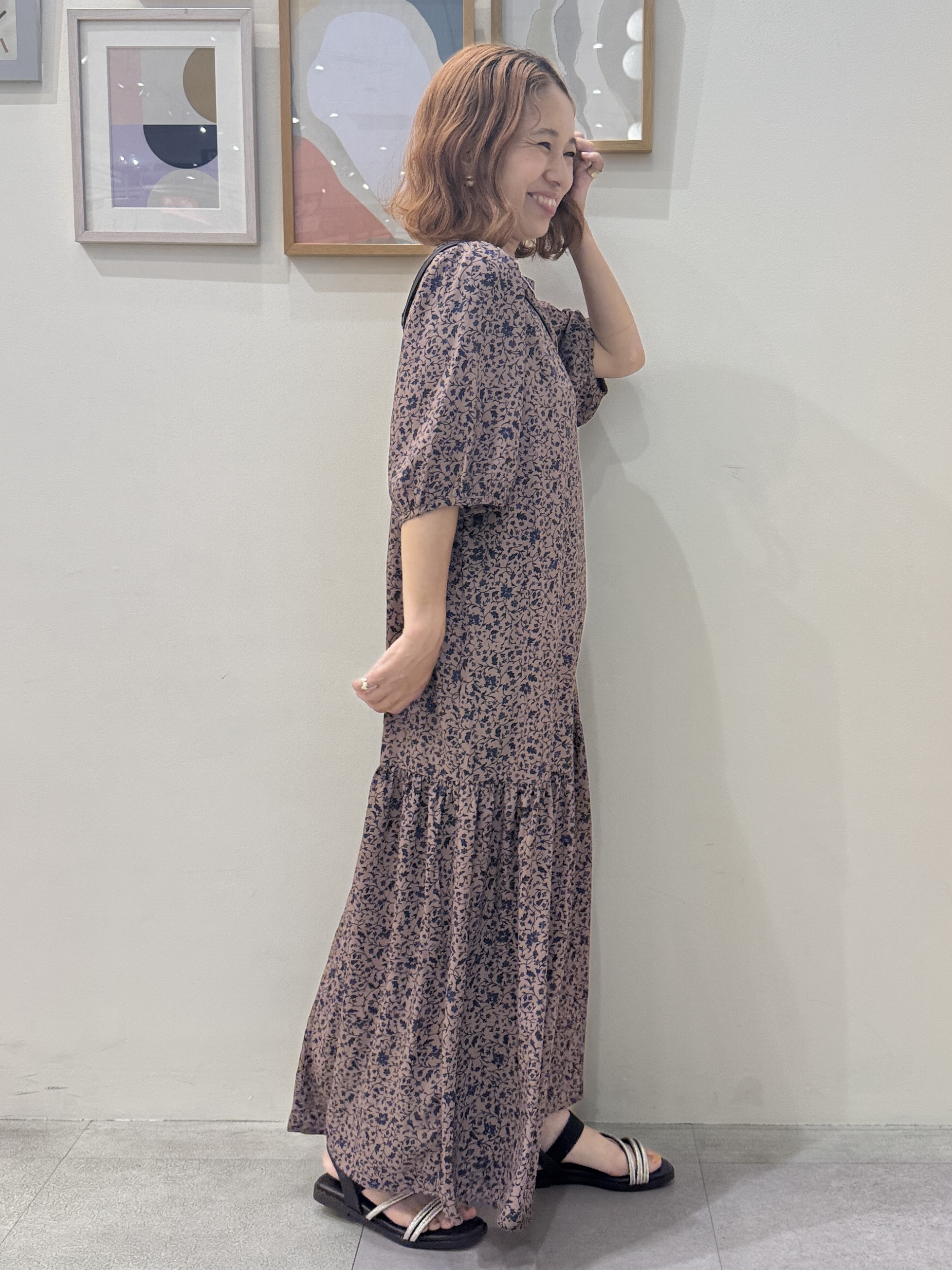たけぴさんの「SHOO･LA･RUE｜花柄ティアードワンピース」を使ったコーディネート