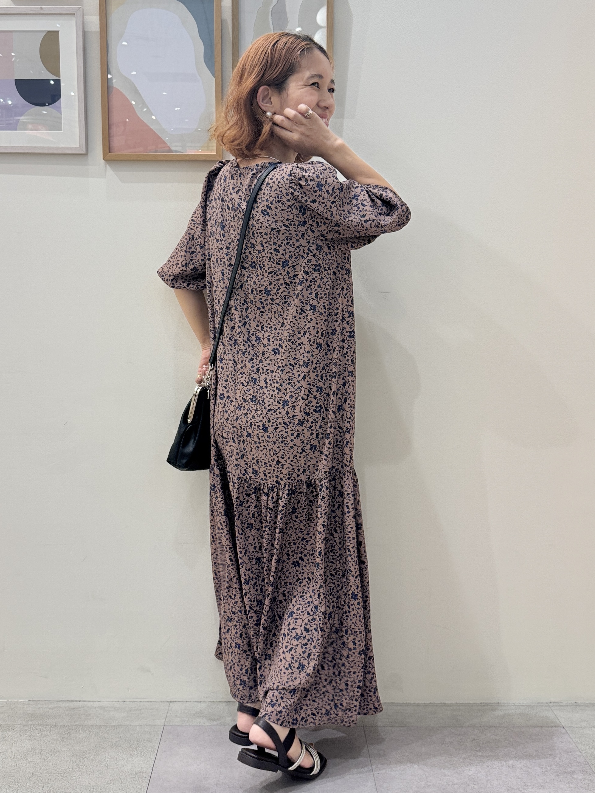 たけぴさんの「SHOO･LA･RUE｜花柄ティアードワンピース」を使ったコーディネート