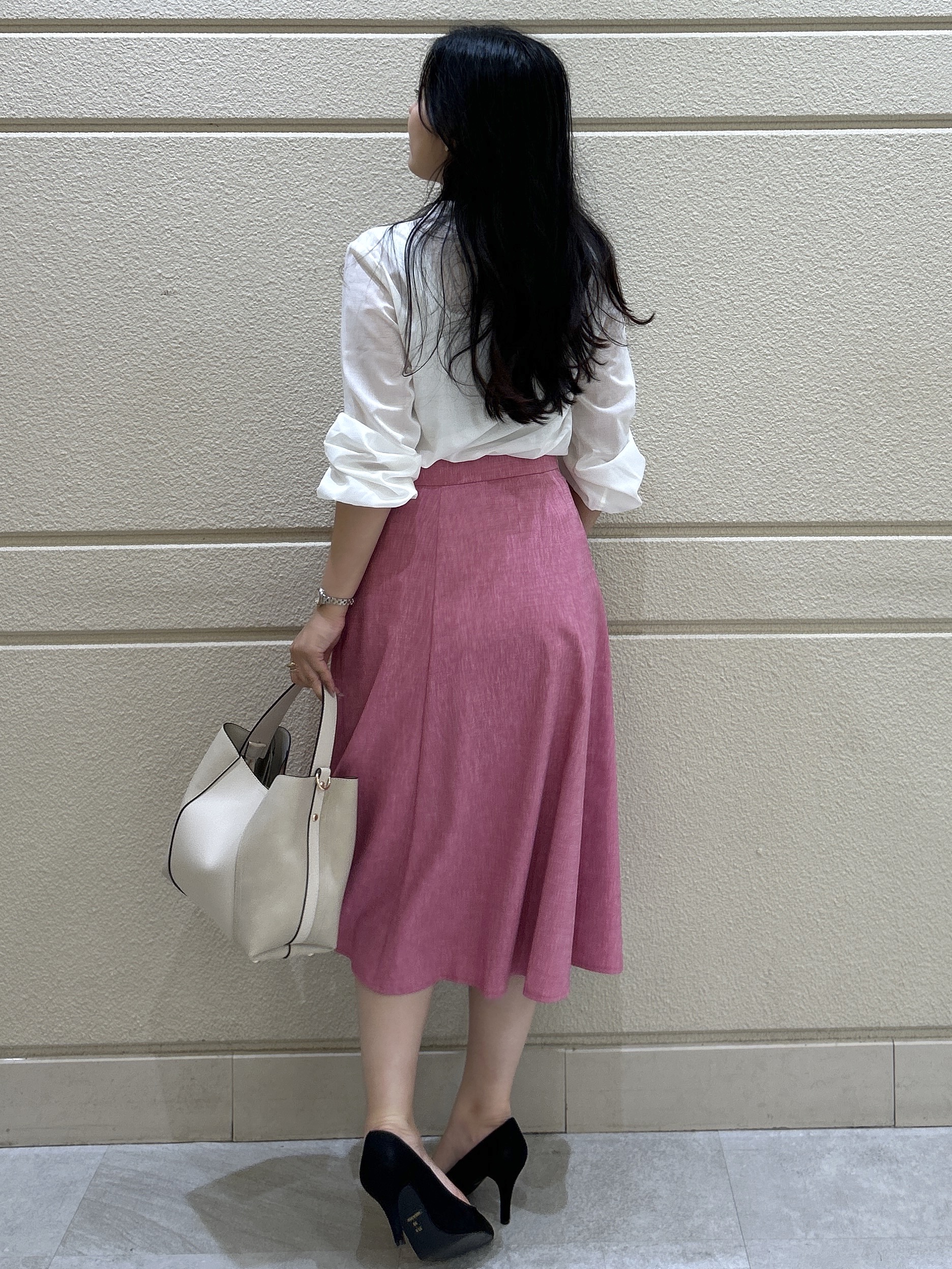 Momokaさんの「COUP DE CHANCE｜【手洗い可/きれいめ】シアーローンフリルブラウス」を使ったコーディネート