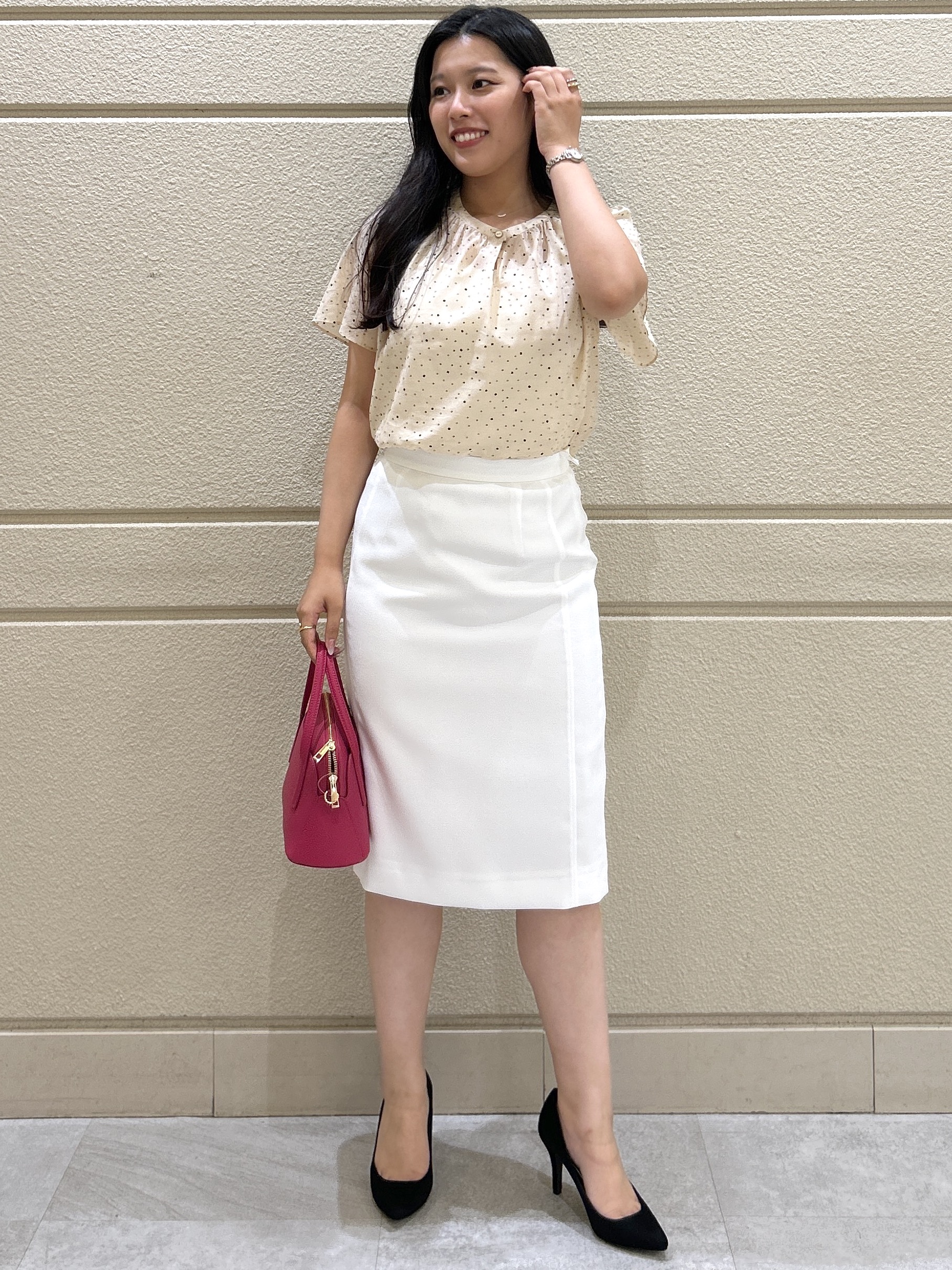 Momokaさんの「COUP DE CHANCE｜【手洗い可／日本製】ドット柄フロッキープリントブラウス」を使ったコーディネート