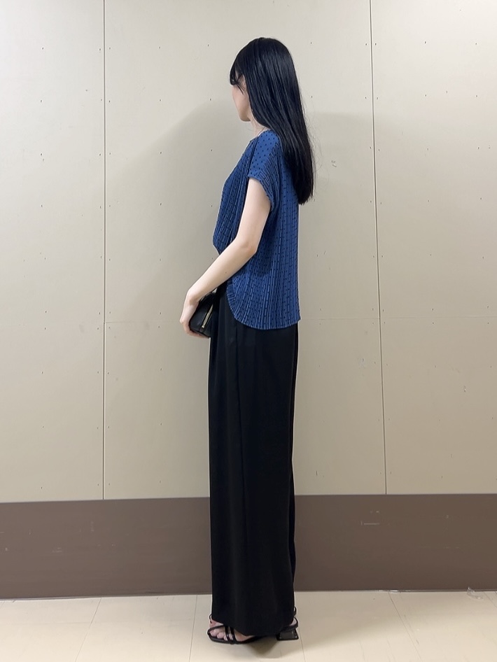 sechiさんの「UNTITLED｜【1枚で着映える】ドットジャガードブラウス」を使ったコーディネート