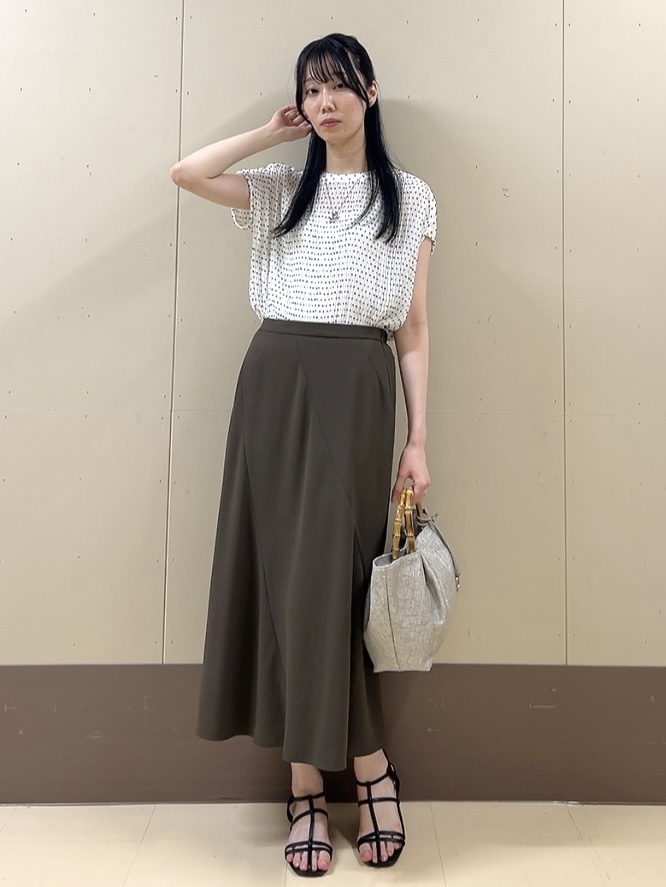 sechiさんの「UNTITLED｜【1枚で着映える】ドットジャガードブラウス」を使ったコーディネート