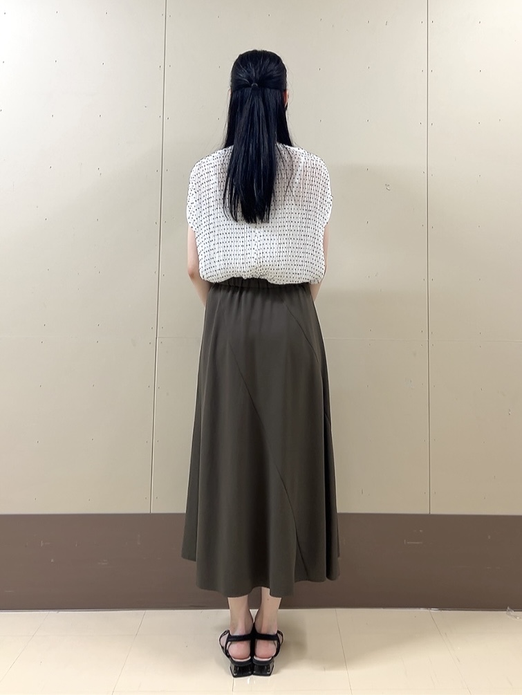 sechiさんの「UNTITLED｜【1枚で着映える】ドットジャガードブラウス」を使ったコーディネート