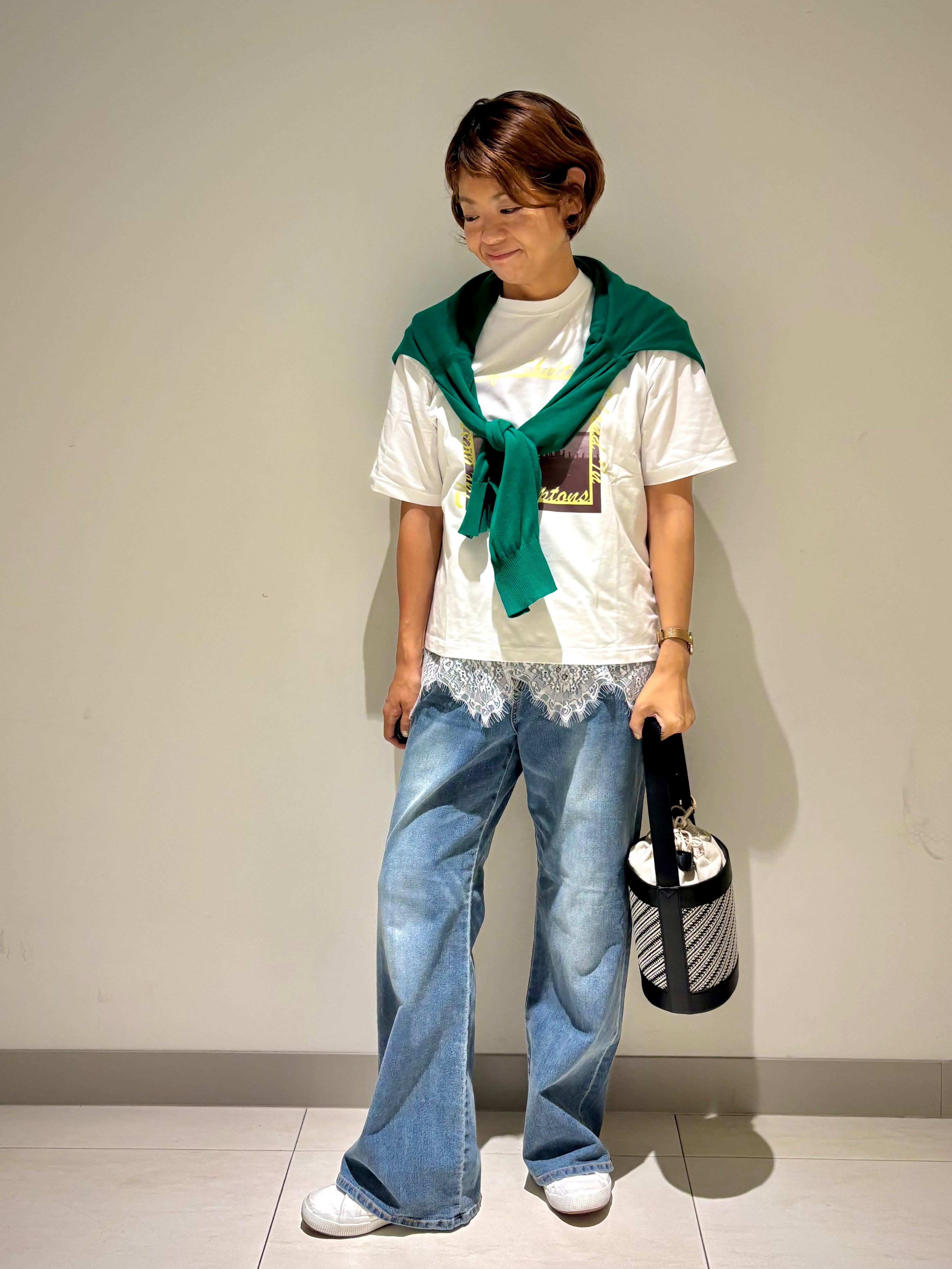 Haruさんの「Dessin｜グラフィックデザイン Tシャツ」を使ったコーディネート