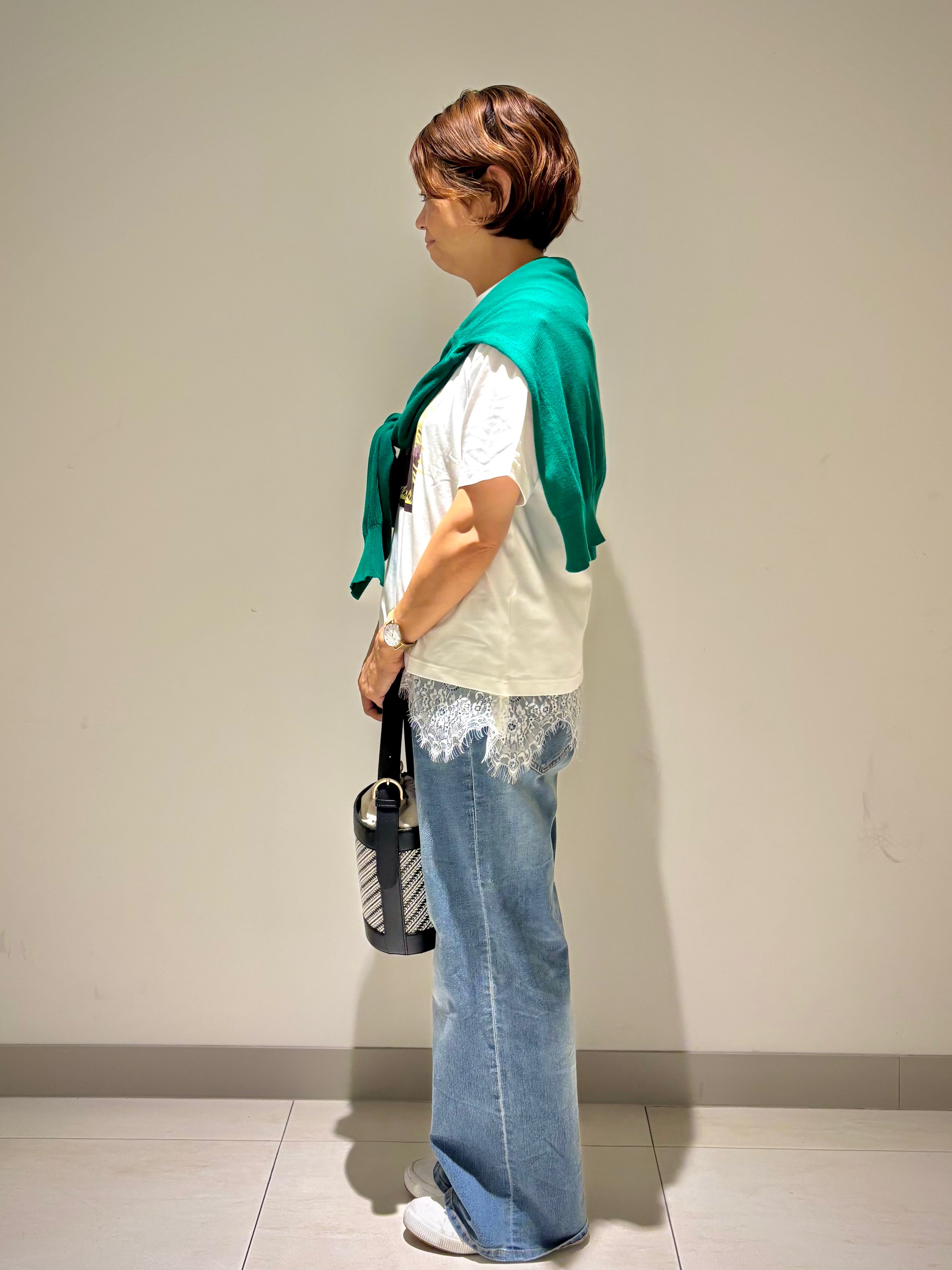 Haruさんの「Dessin｜グラフィックデザイン Tシャツ」を使ったコーディネート