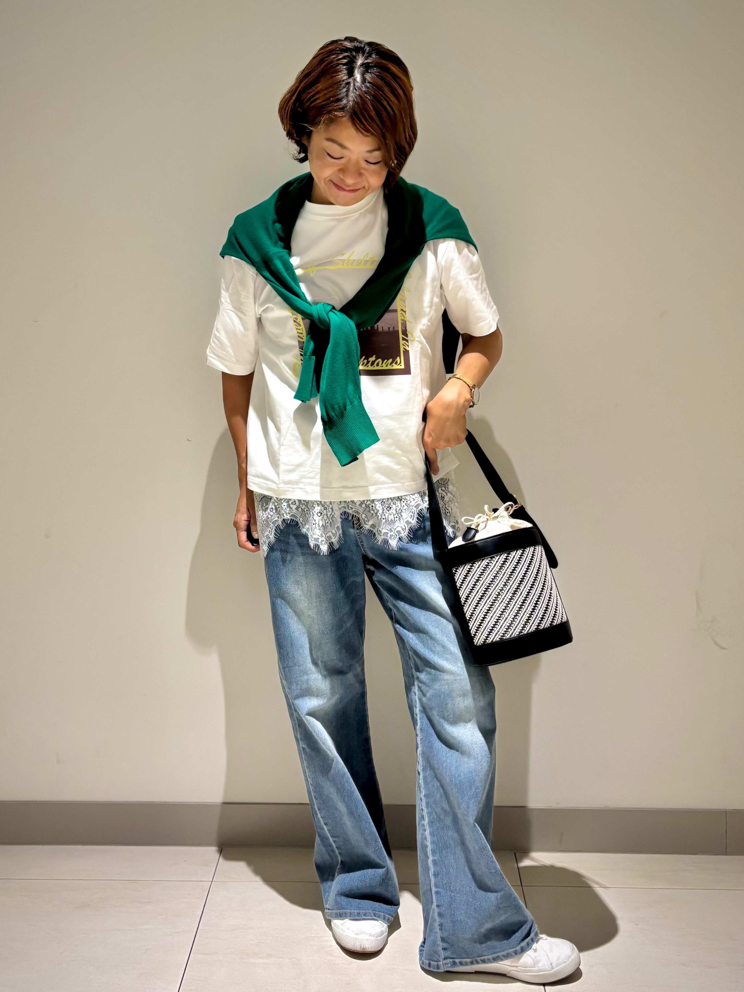 Haruさんの「Dessin｜グラフィックデザイン Tシャツ」を使ったコーディネート