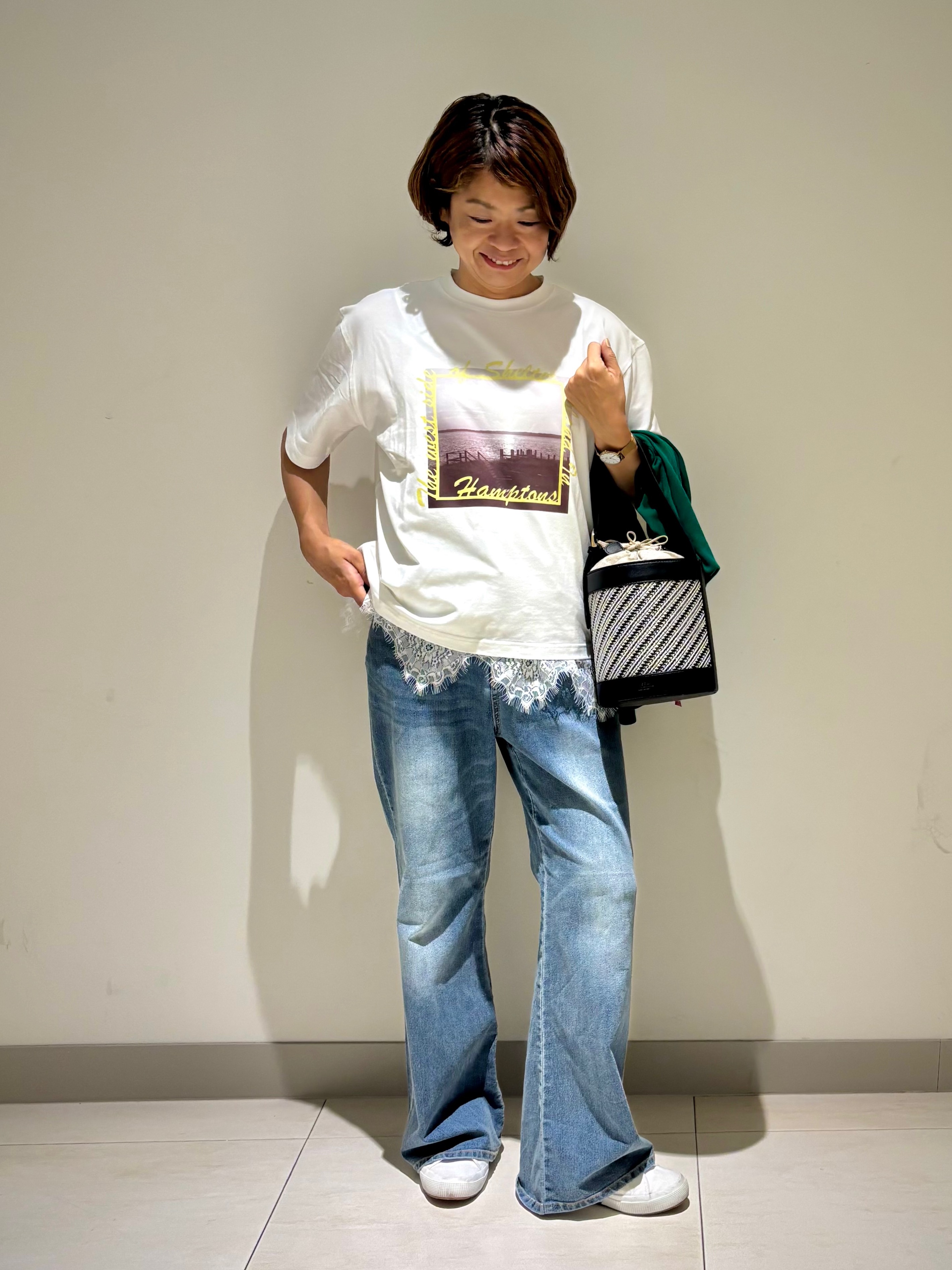 Haruさんの「Dessin｜グラフィックデザイン Tシャツ」を使ったコーディネート