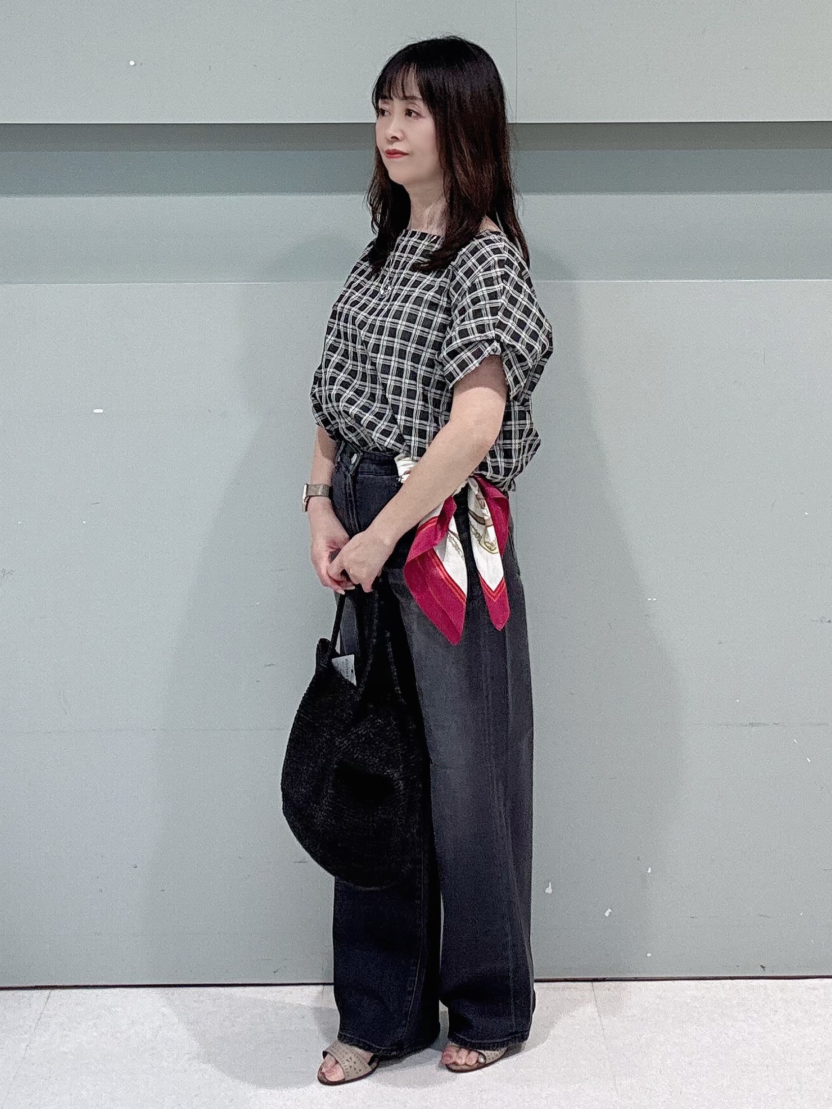 makiさんの「UNTITLED｜シアーチェックブラウス」を使ったコーディネート