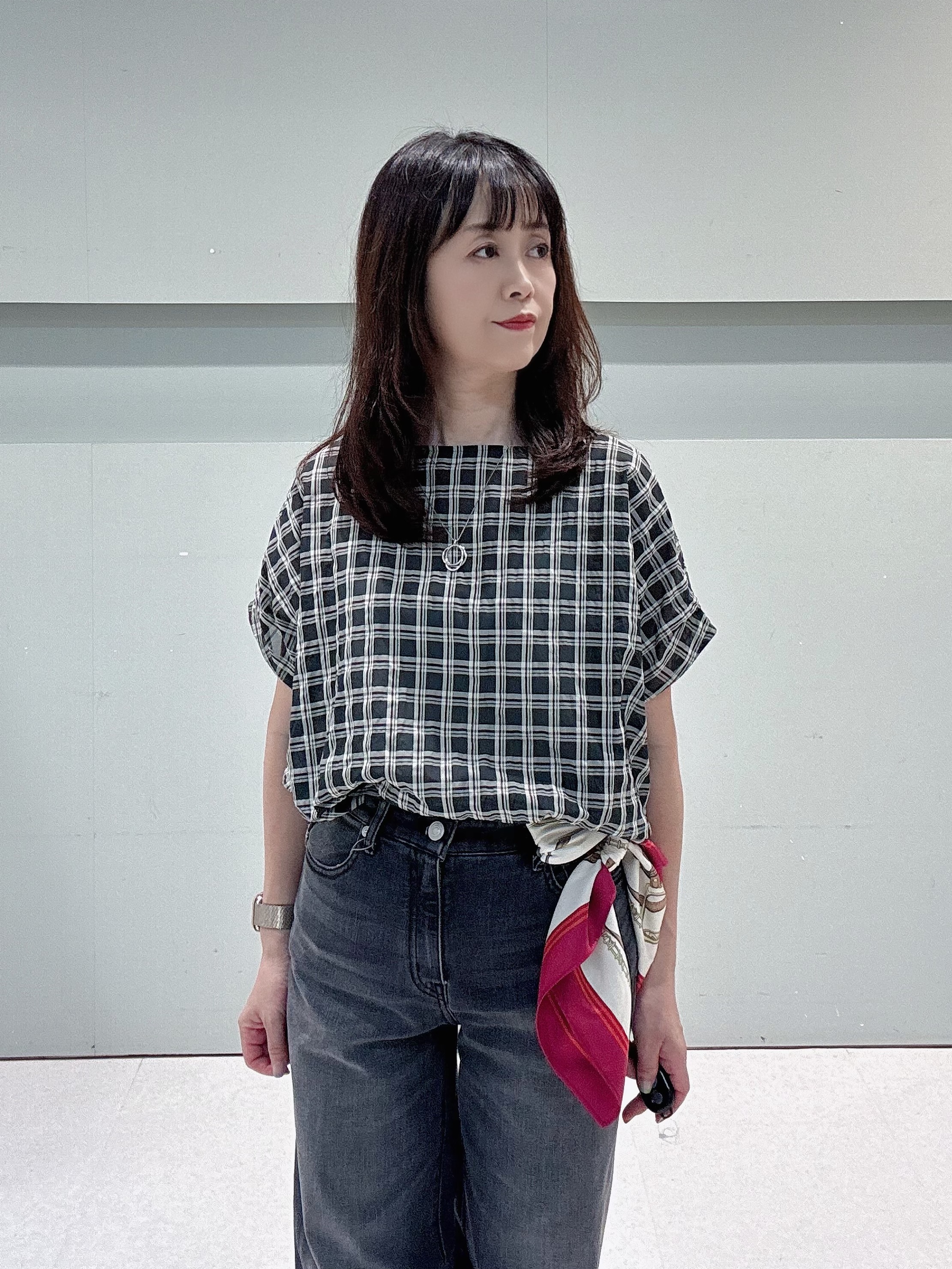 makiさんの「UNTITLED｜シアーチェックブラウス」を使ったコーディネート