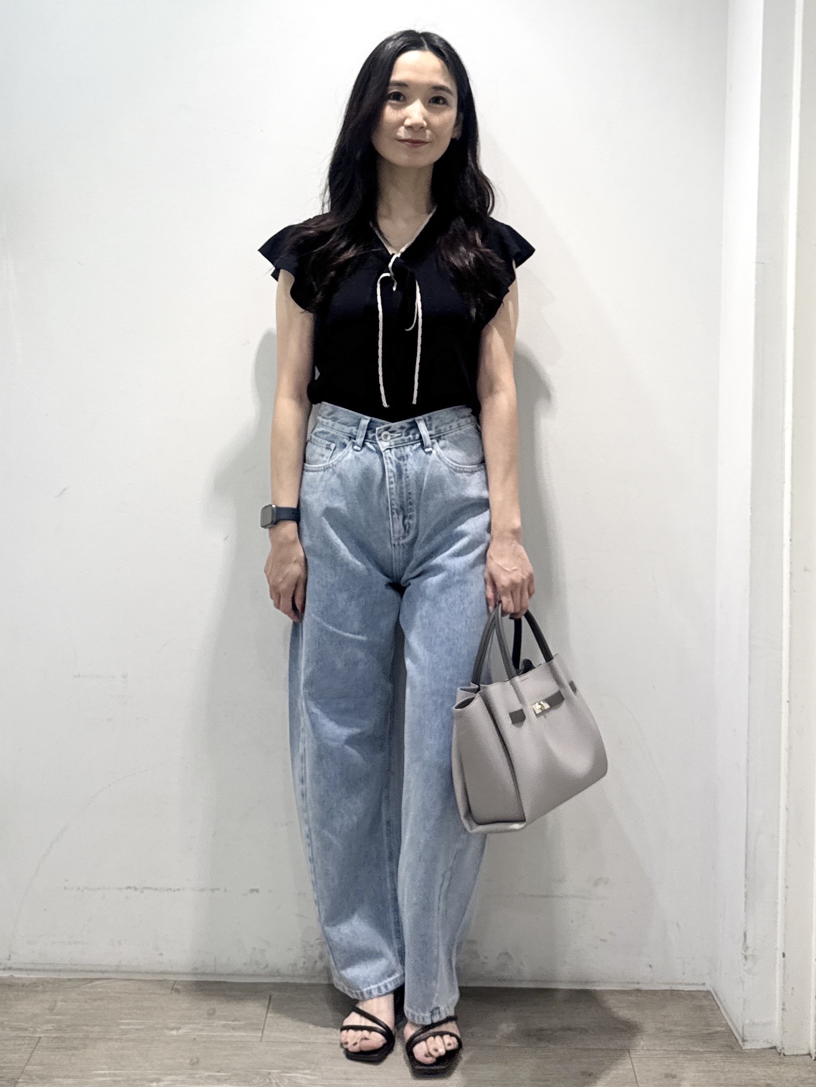 yuicciさんの「OPAQUE.CLIP｜【UVケア／接触冷感】バイカラーボウタイフリルトップス《洗濯機OK》」を使ったコーディネート